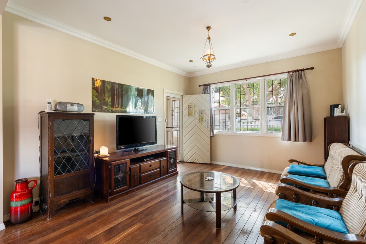 12 Collins Street, Mount Lofty — photo 4 of 14