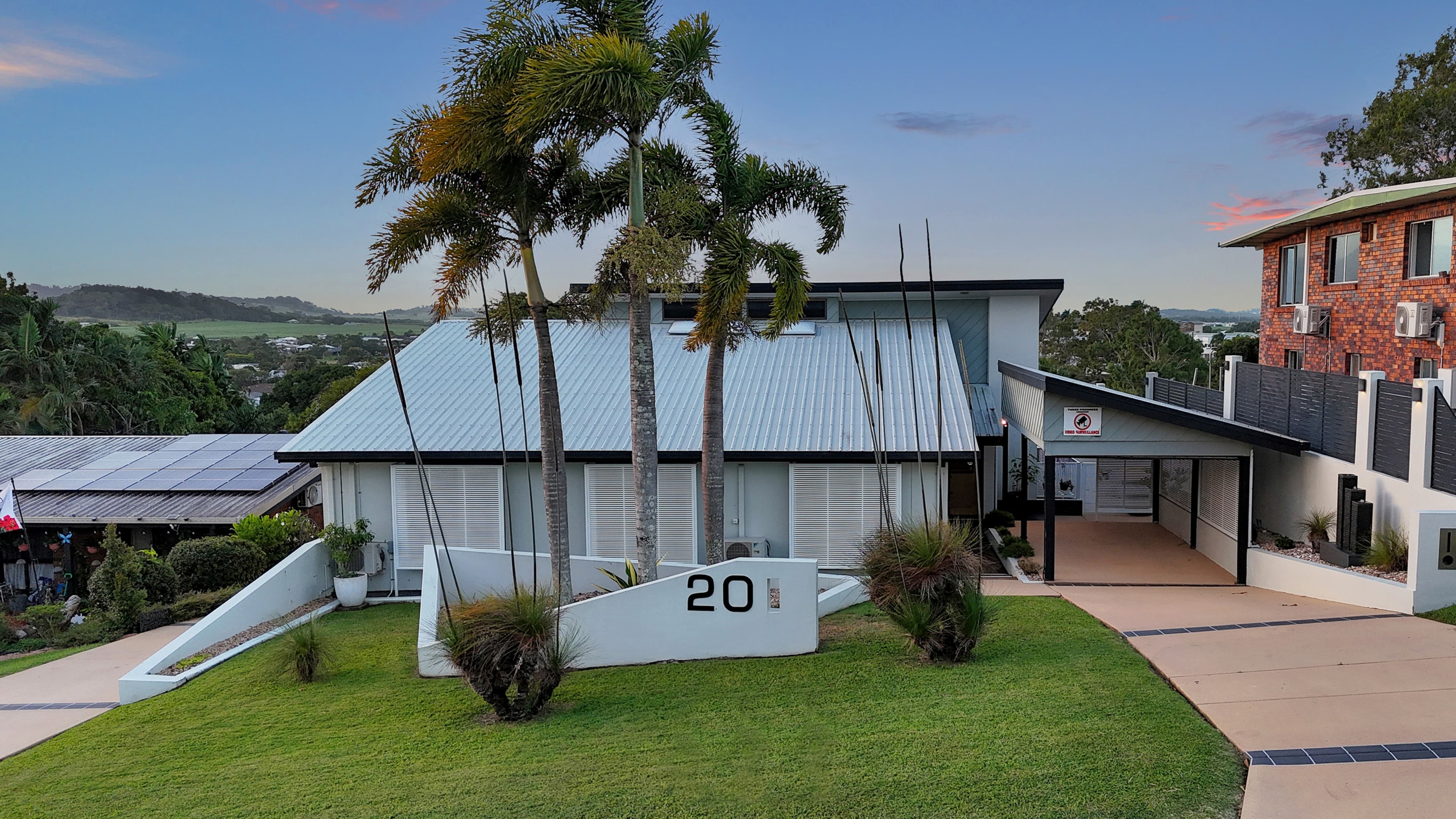 20 Kinnon Street, Glenella — photo 1 of 5