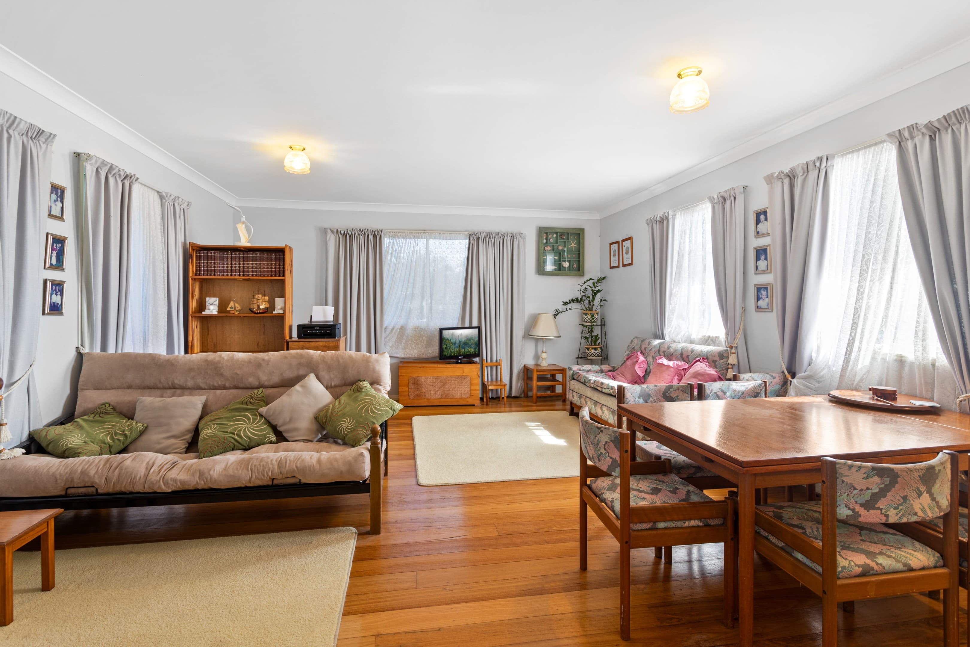 33 Mclennan Street, Woody Point — photo 1 of 5