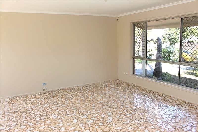 2 Parkland Court, Eagleby — photo 3 of 5