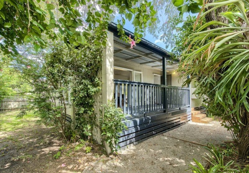 1087 Oxley Road, Oxley — photo 1 of 5