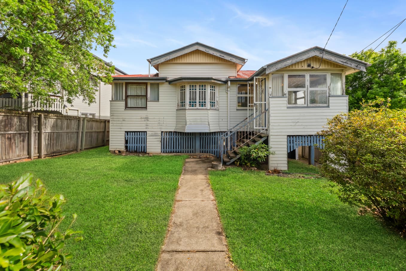 39 Rita Street, Holland Park — photo 1 of 5