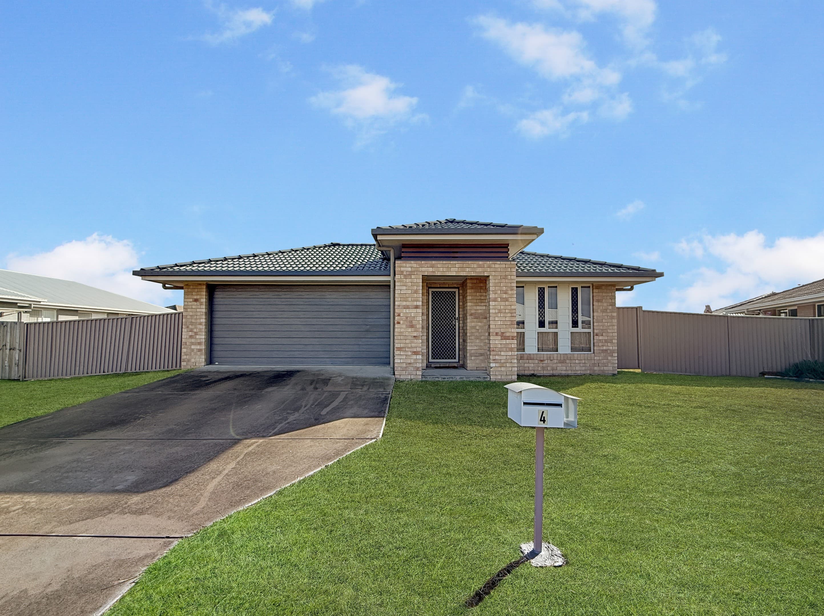4 Semph Crescent, Laidley North — photo 1 of 5