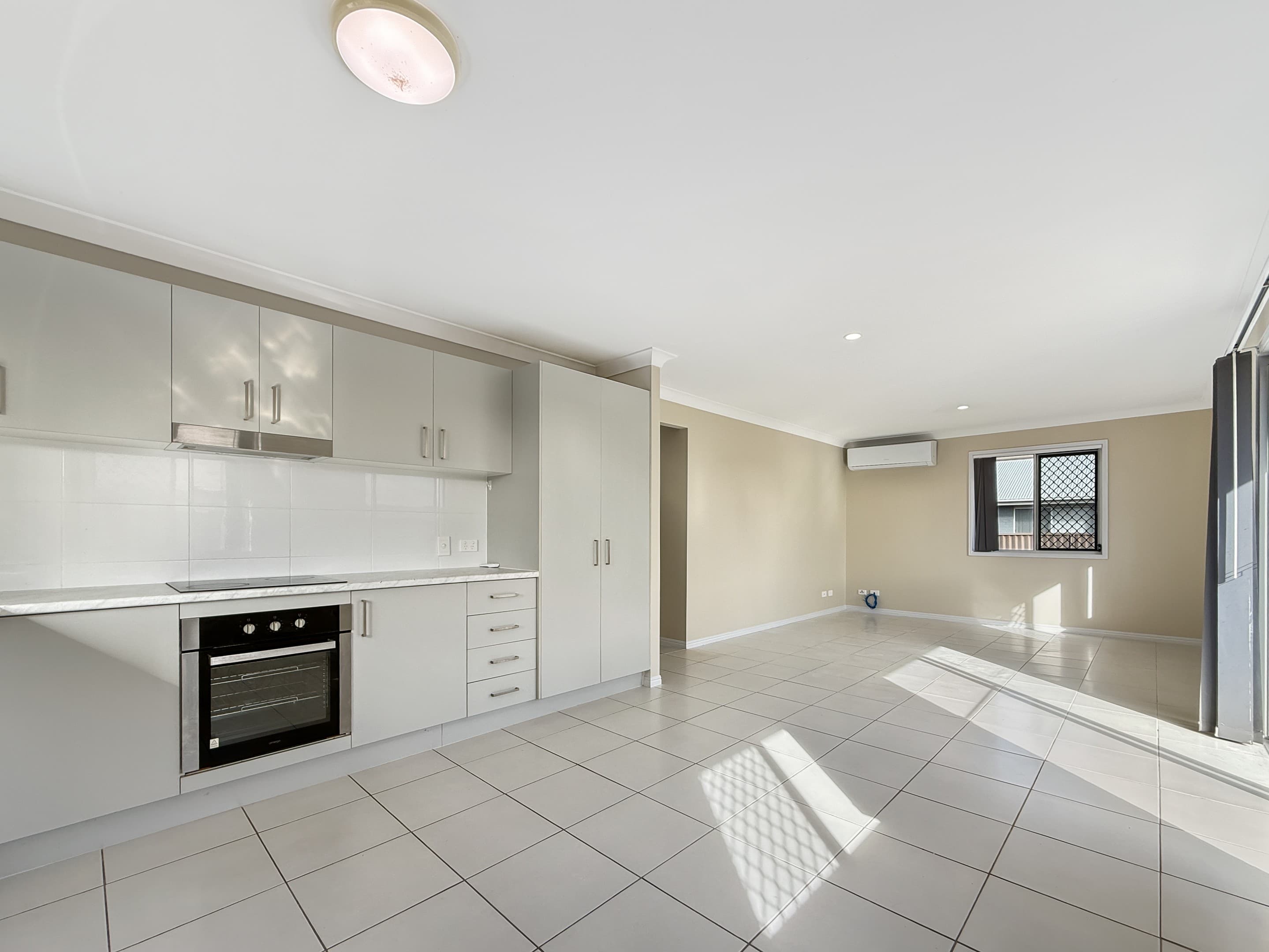 4 Semph Crescent, Laidley North — photo 3 of 5