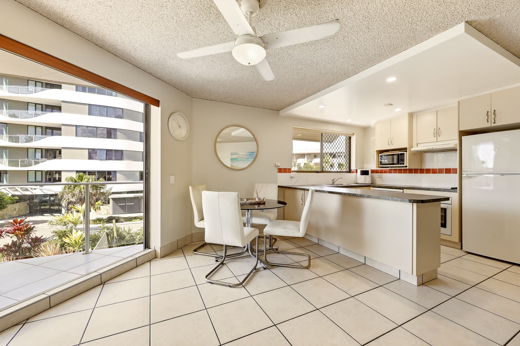 10/2 Meta Street, Mooloolaba — photo 3 of 5