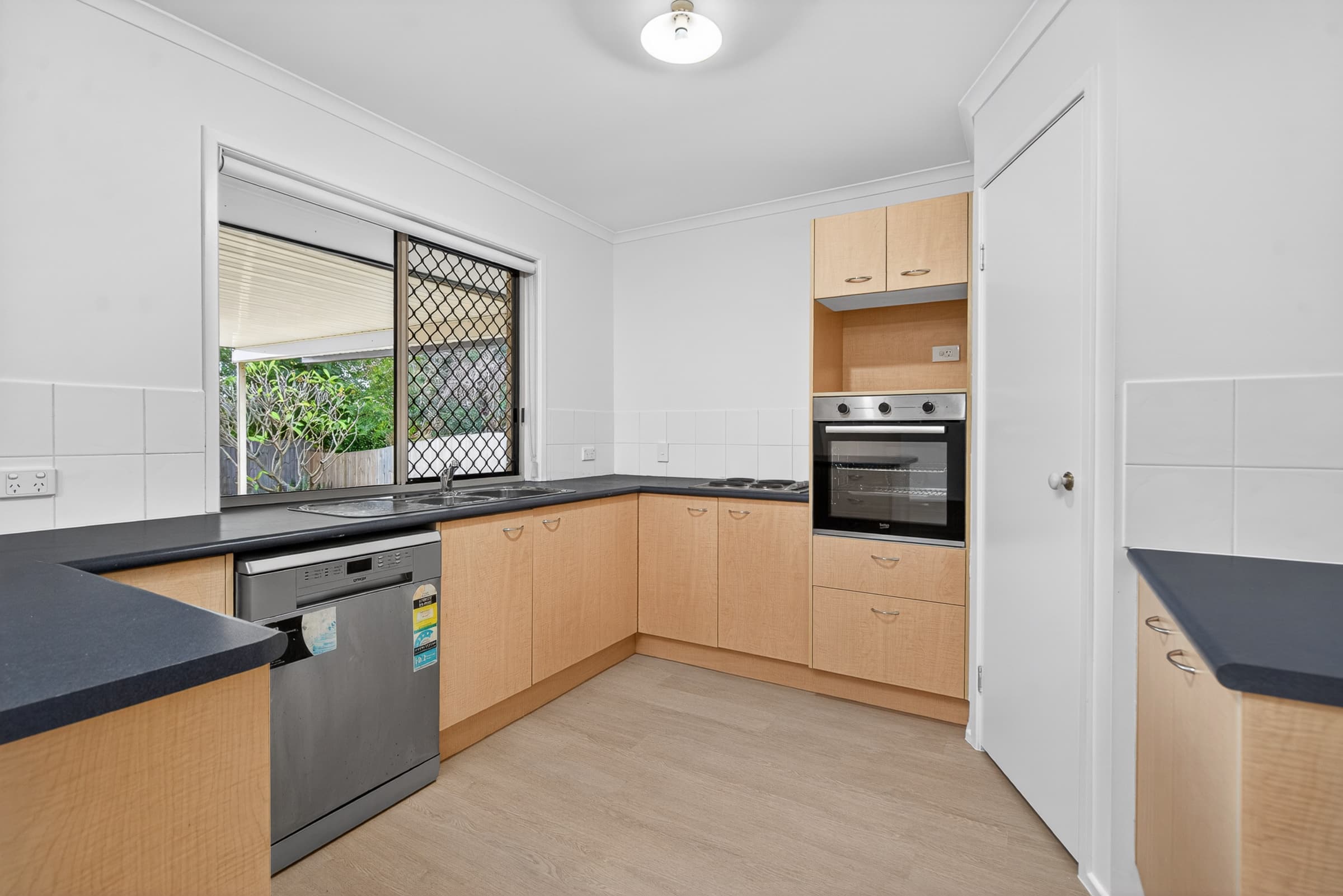 3 Glengarry Lane, Raceview — photo 4 of 5