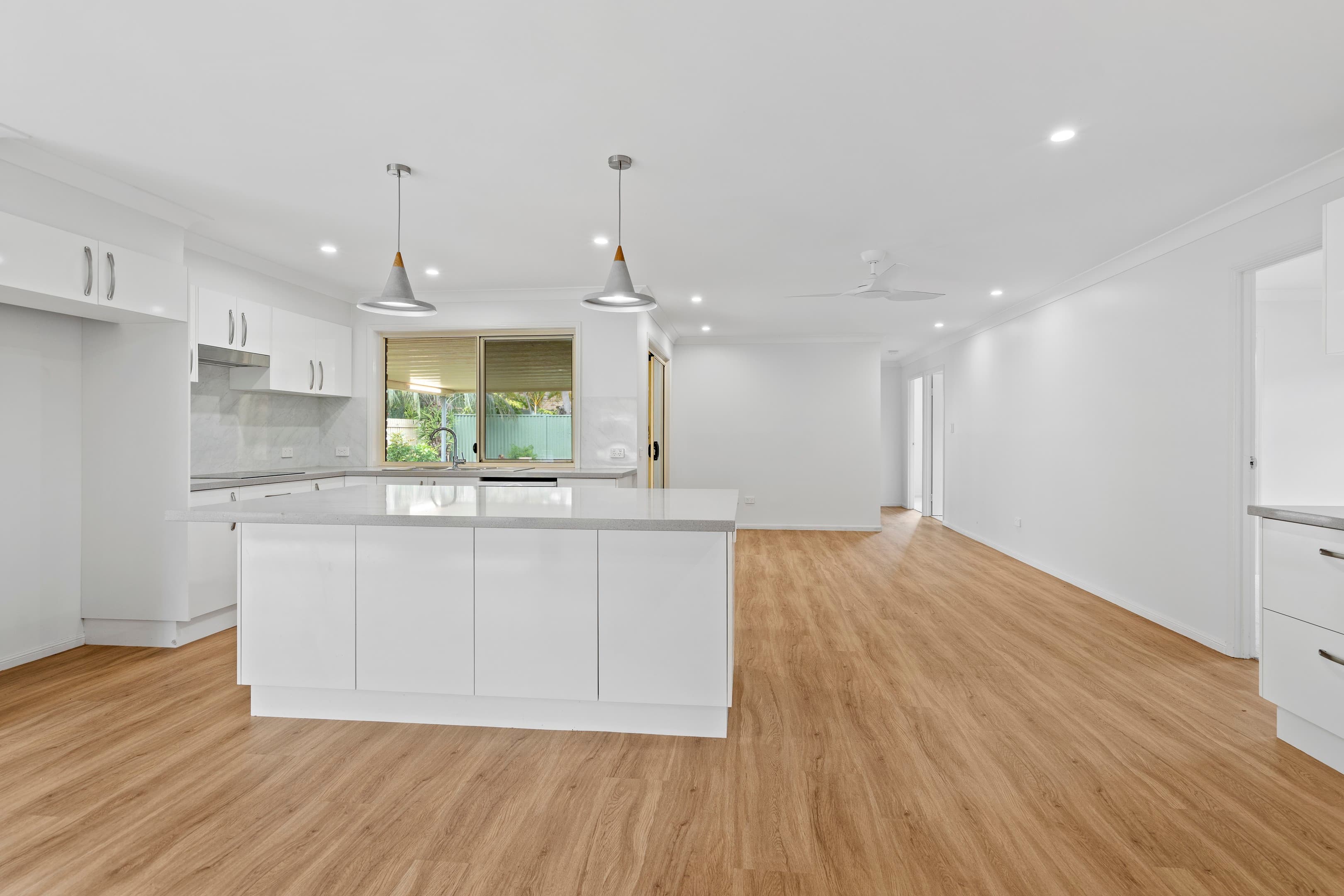 253 Colburn Avenue, Victoria Point — photo 3 of 16