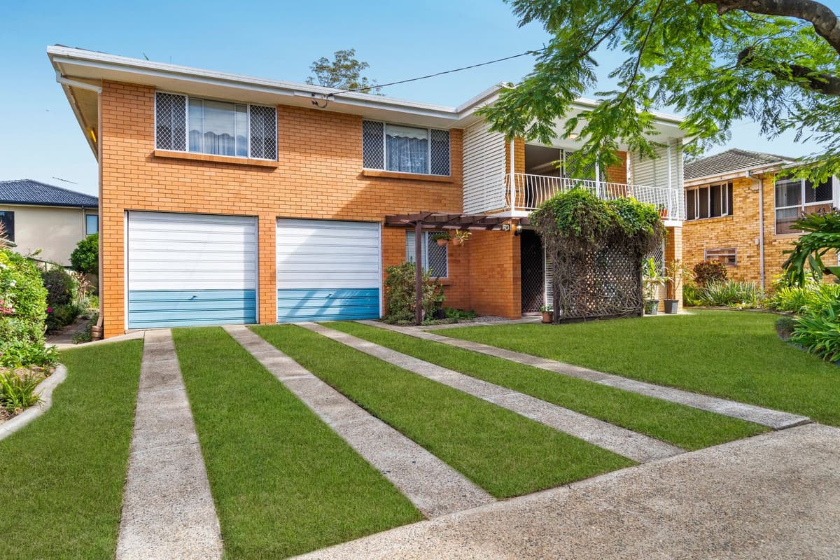 4 Wheatley Street, Sunnybank — photo 1 of 5