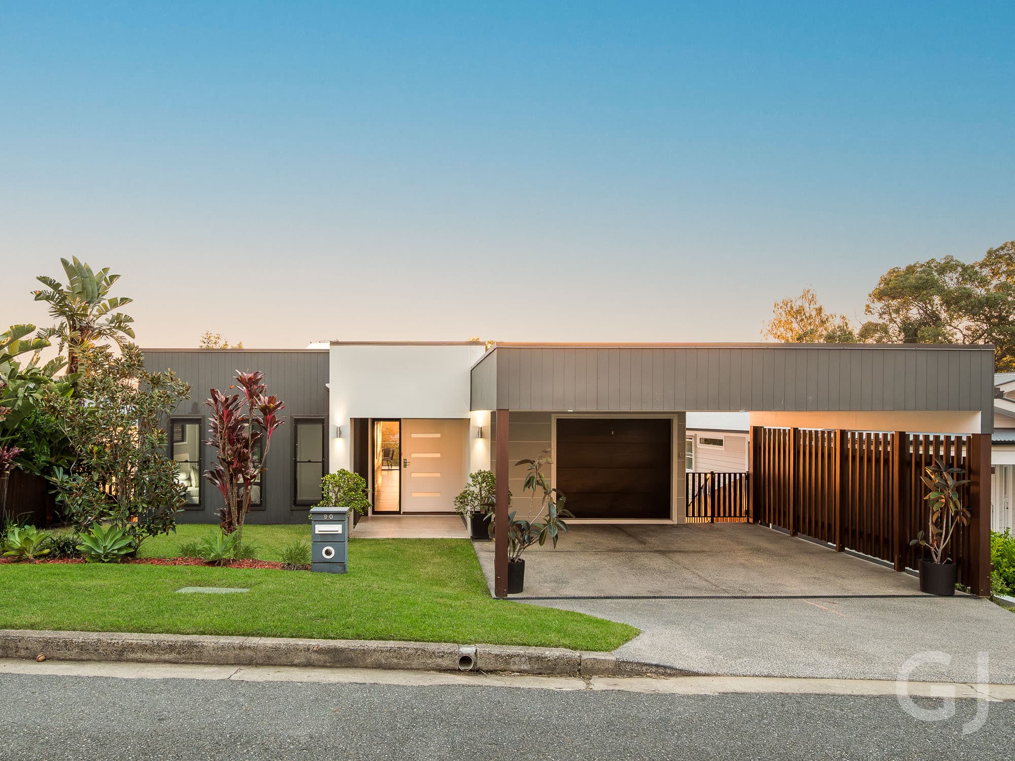 90 Welbeck Street, Alderley — photo 3 of 5