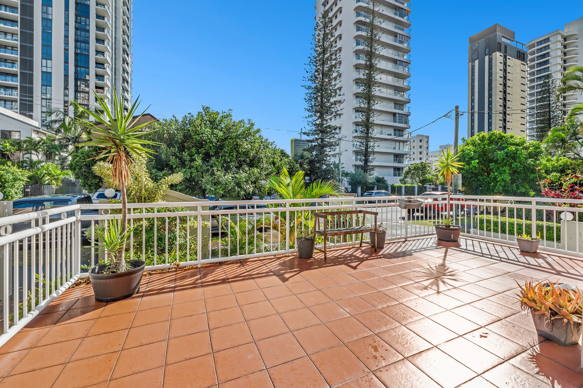 2/12-14 Britannia Avenue, Broadbeach — photo 4 of 5