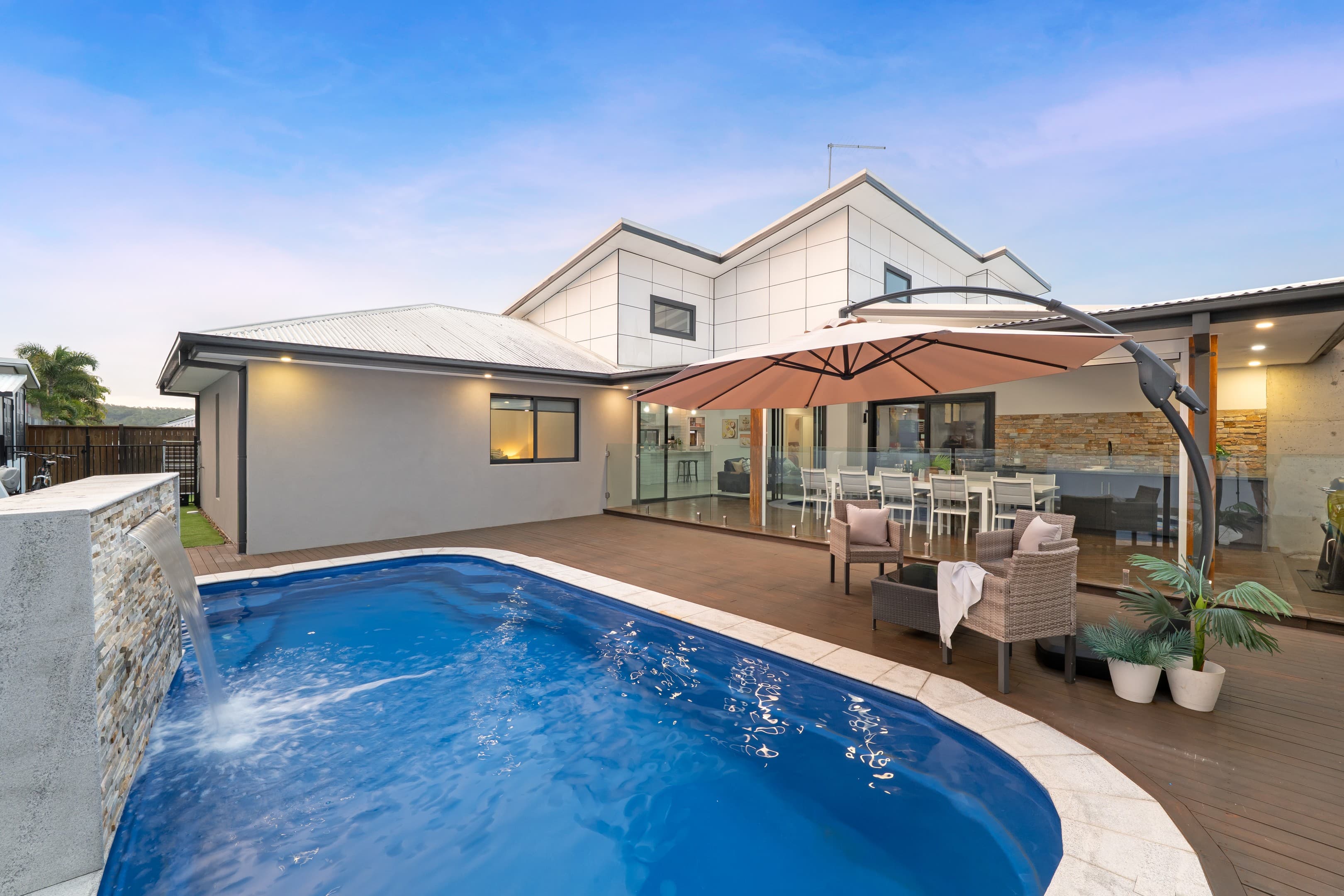 25 Albatross Street, Upper Kedron — photo 1 of 5
