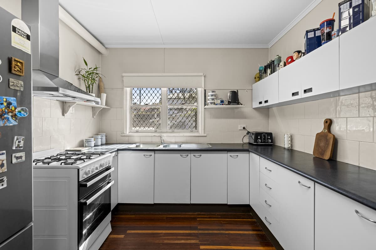 3 Hampshire Street, North Toowoomba — photo 2 of 5