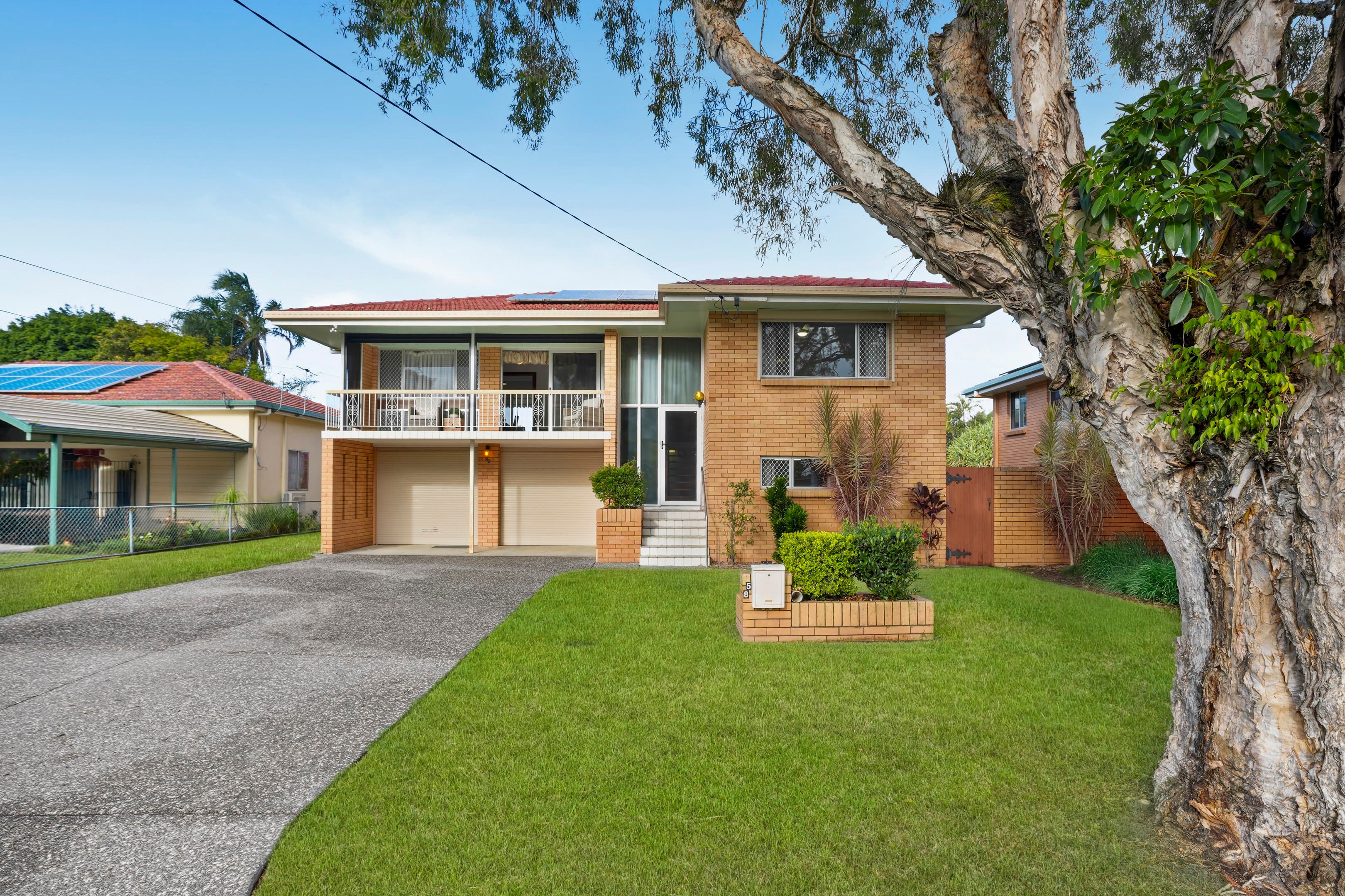 58 Regent Street, Wynnum West — photo 1 of 5