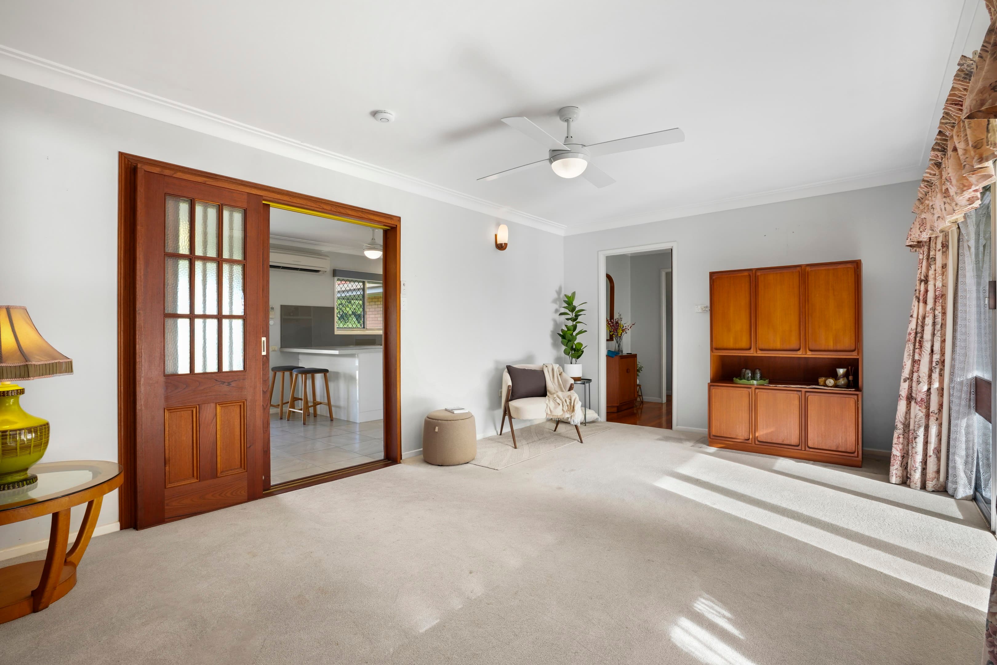 58 Regent Street, Wynnum West — photo 2 of 5
