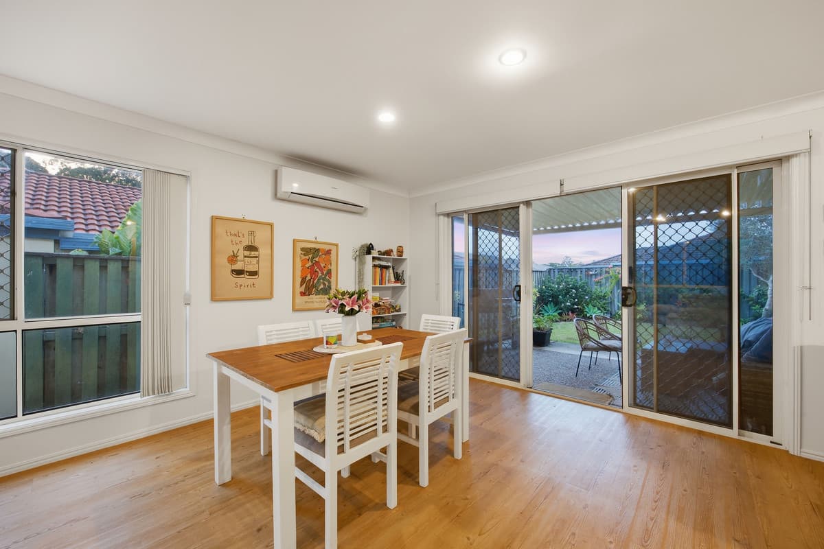 18 Marble Arch Place, Arundel — photo 4 of 6