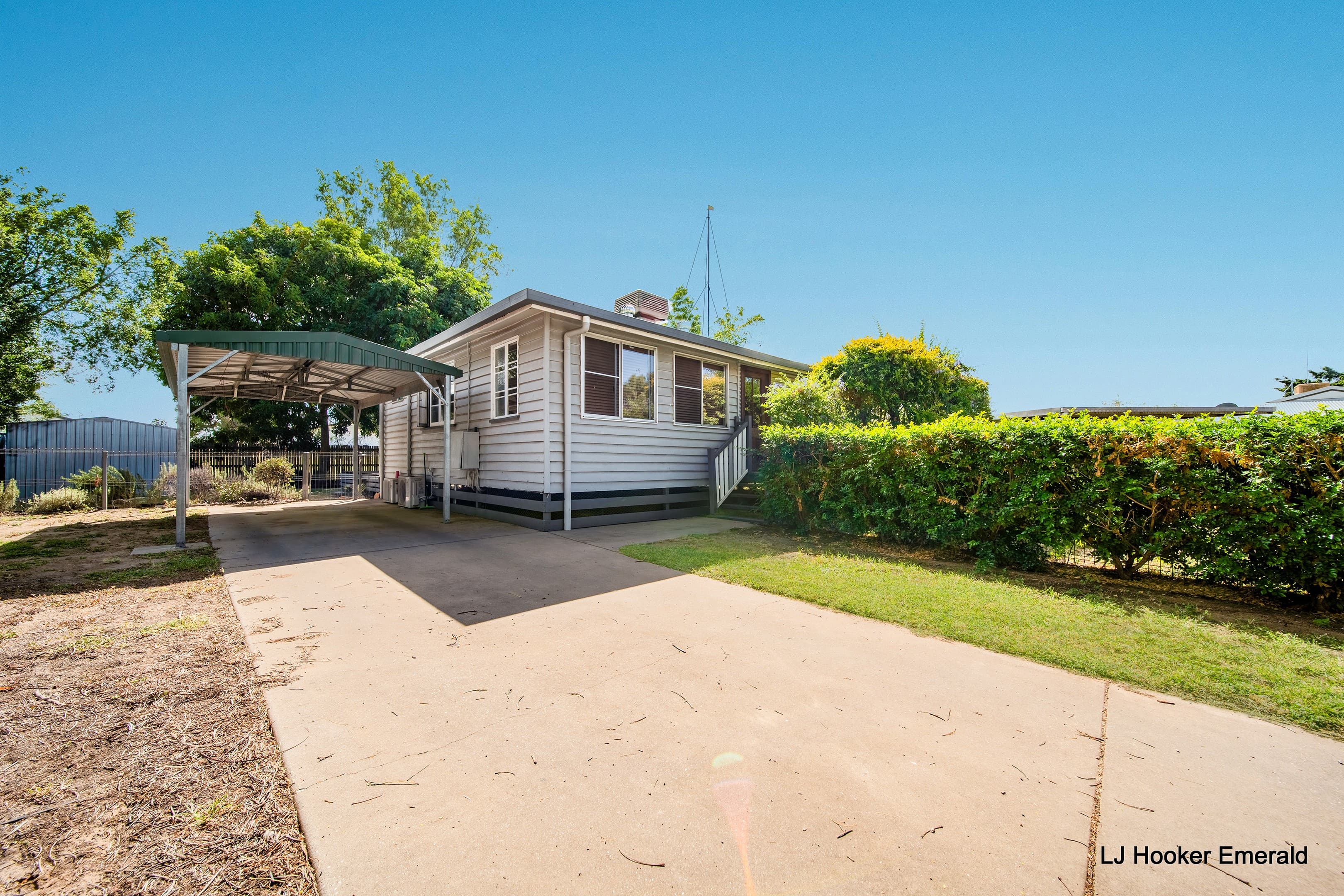 11 Caprice Court, Emerald — photo 1 of 5
