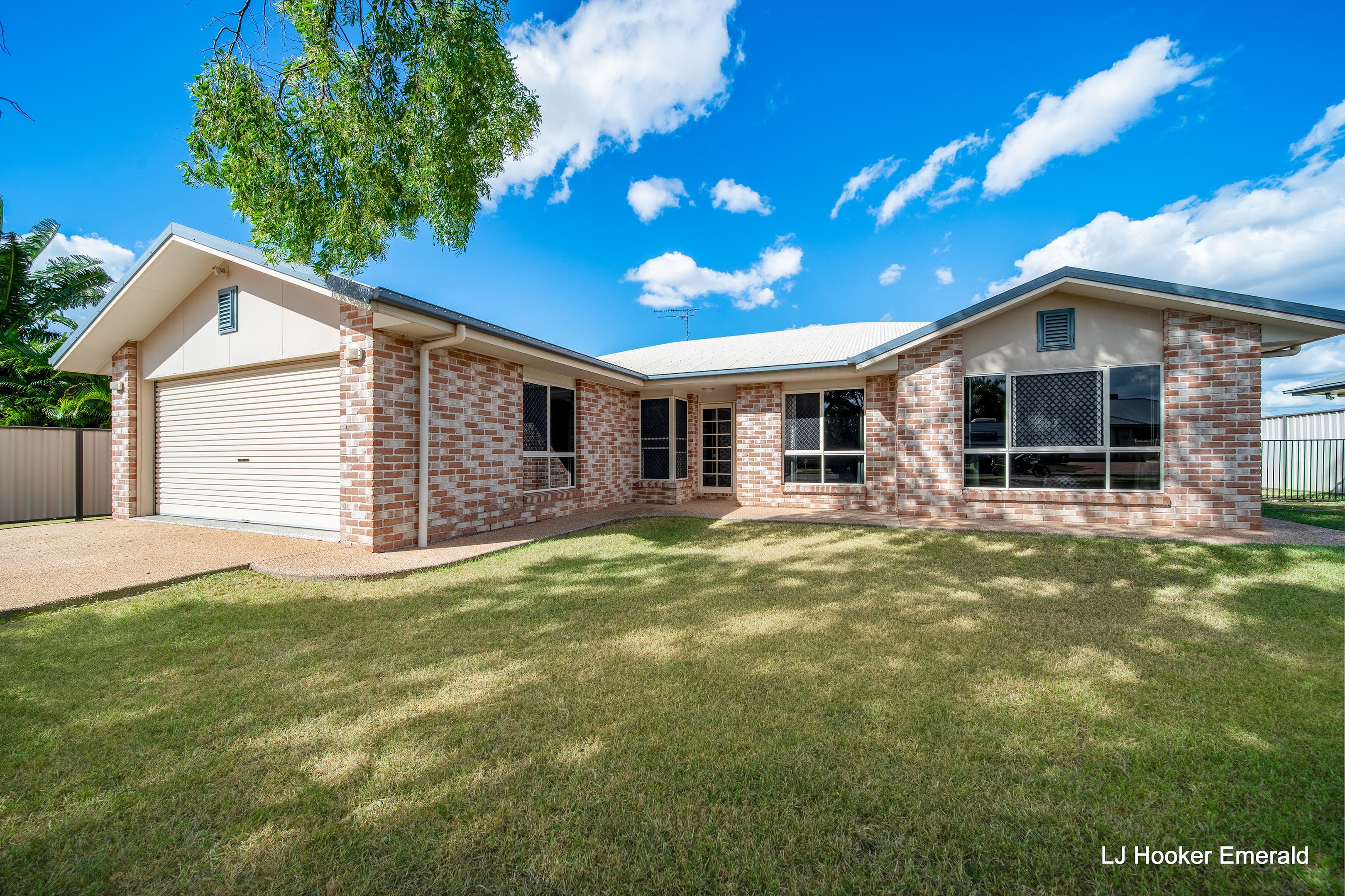 15 Callaghan Street, Emerald — photo 1 of 5