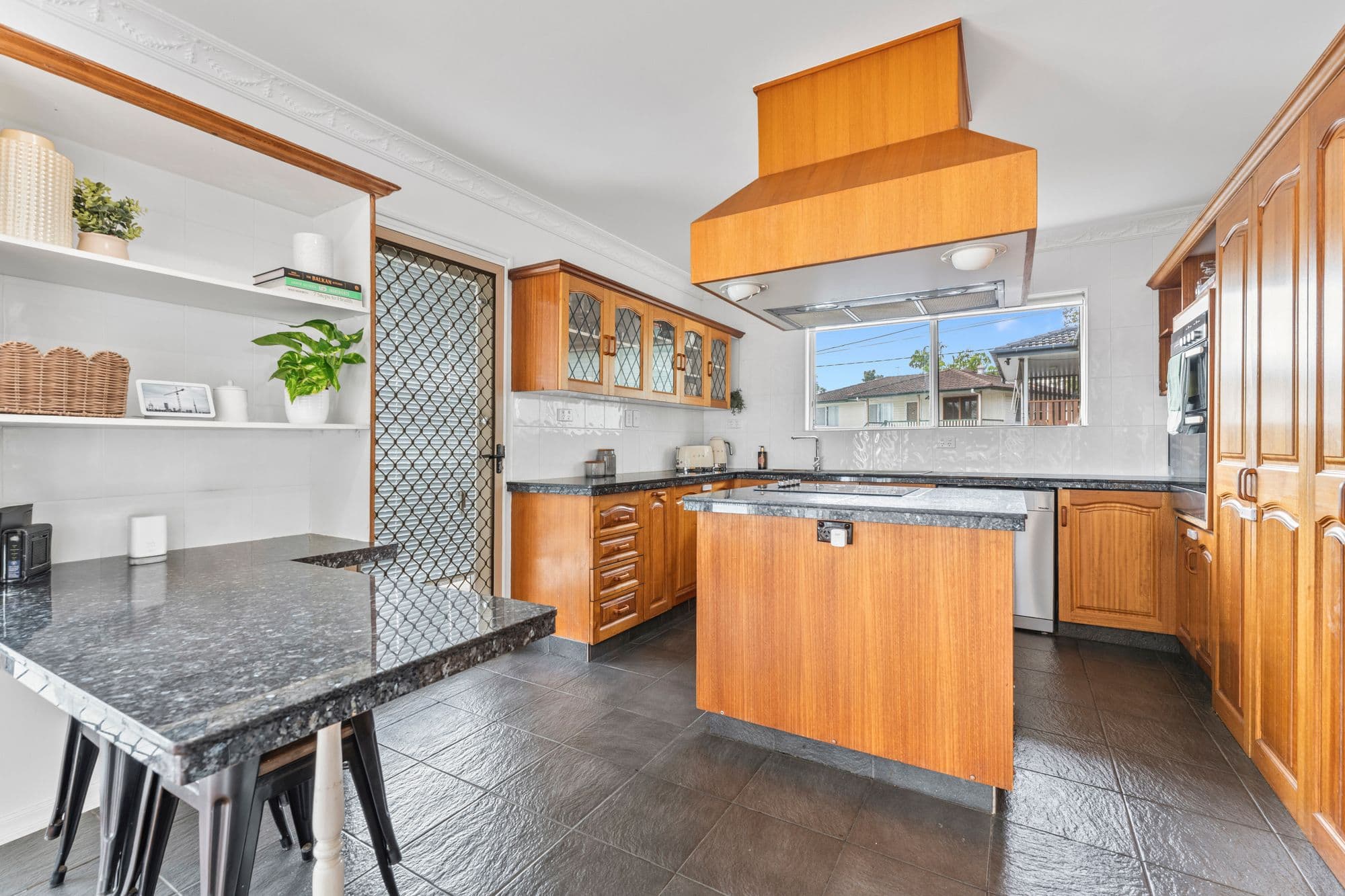 47 Narelle Crescent, Rochedale South — photo 3 of 5