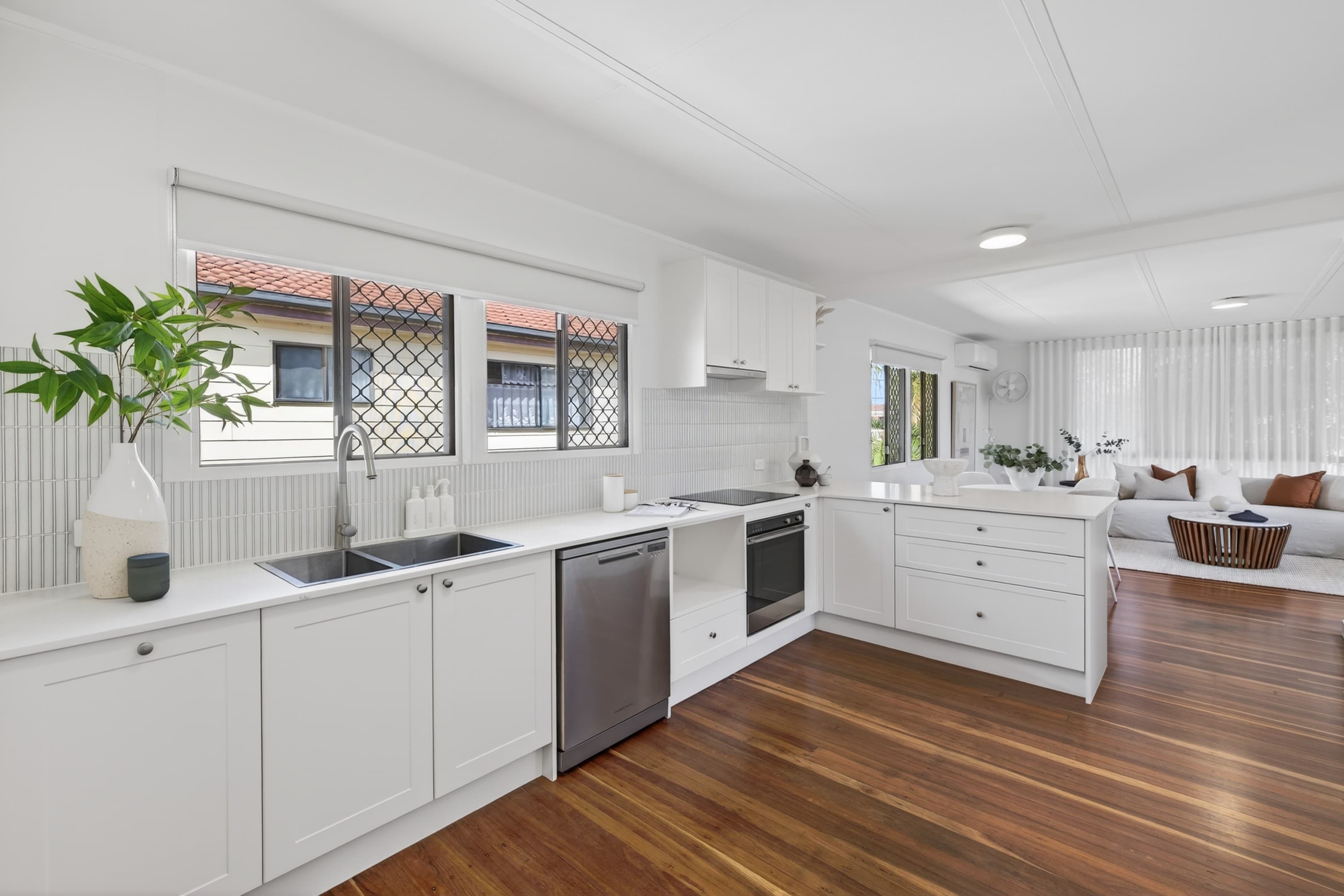 31 Thomas Street, Birkdale — photo 3 of 5