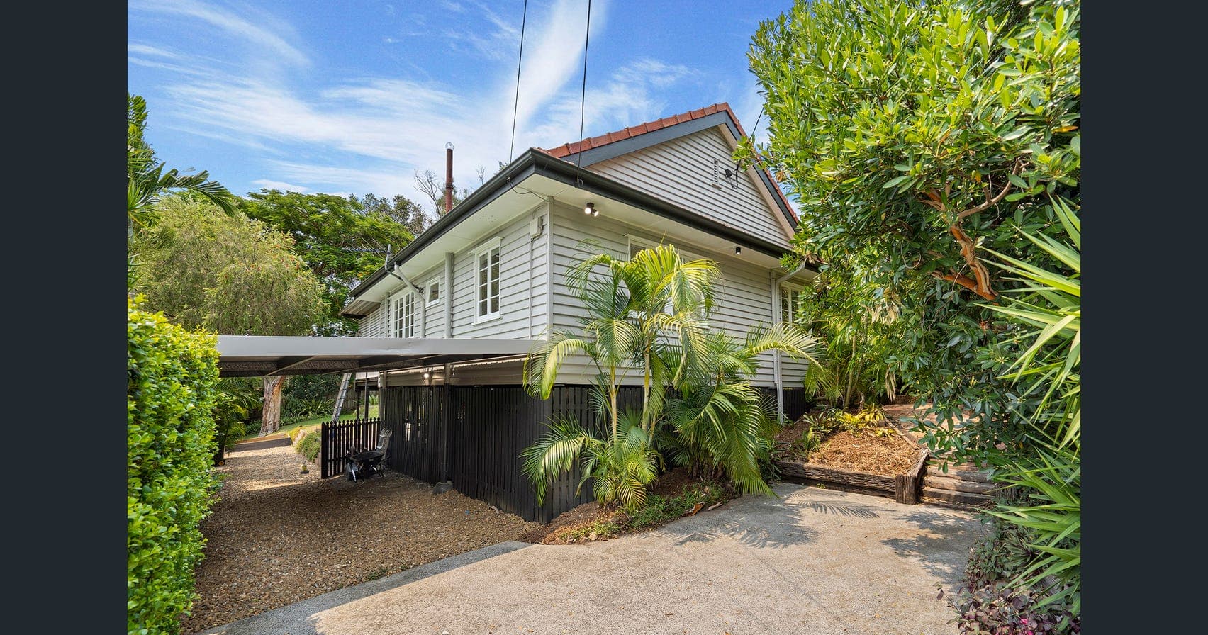 218 Winstanley Street, Carina Heights — photo 1 of 10