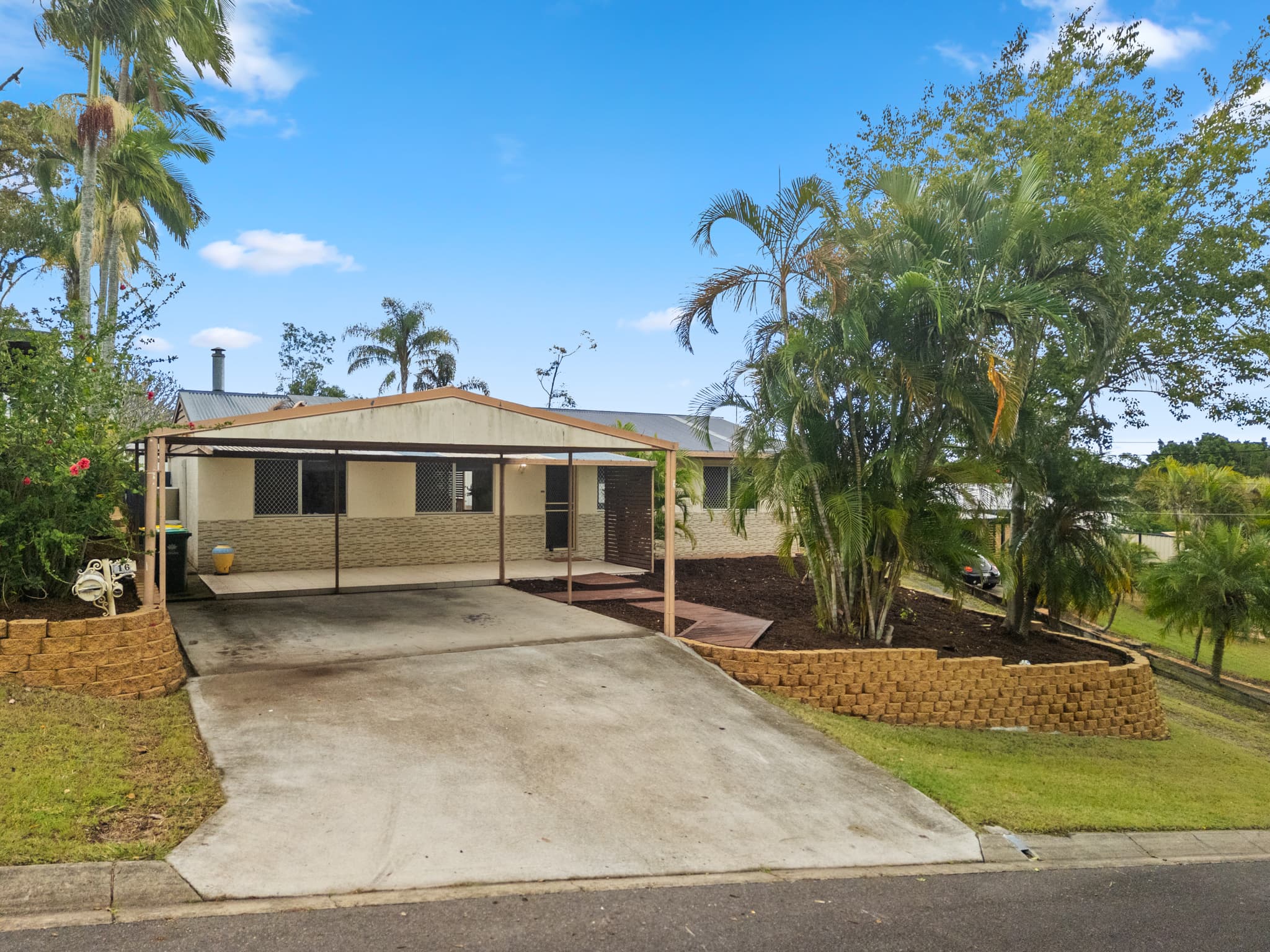 16 Willand Drive, Beenleigh — photo 2 of 5
