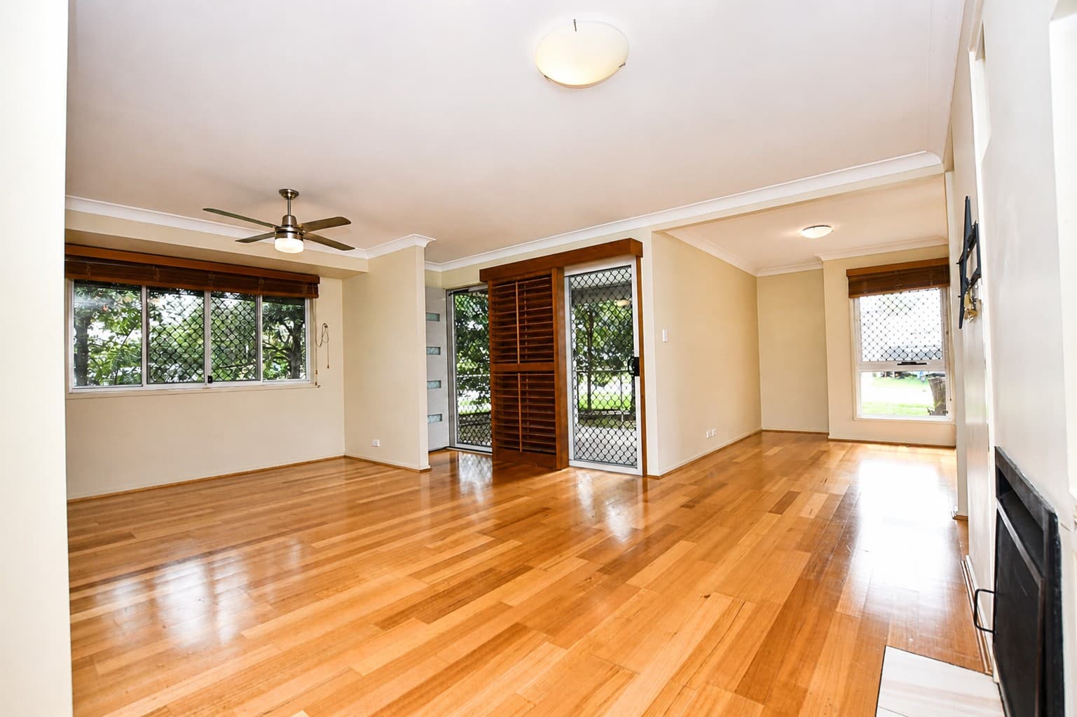 20 Grand Canyon Drive, Springfield Lakes — photo 4 of 8