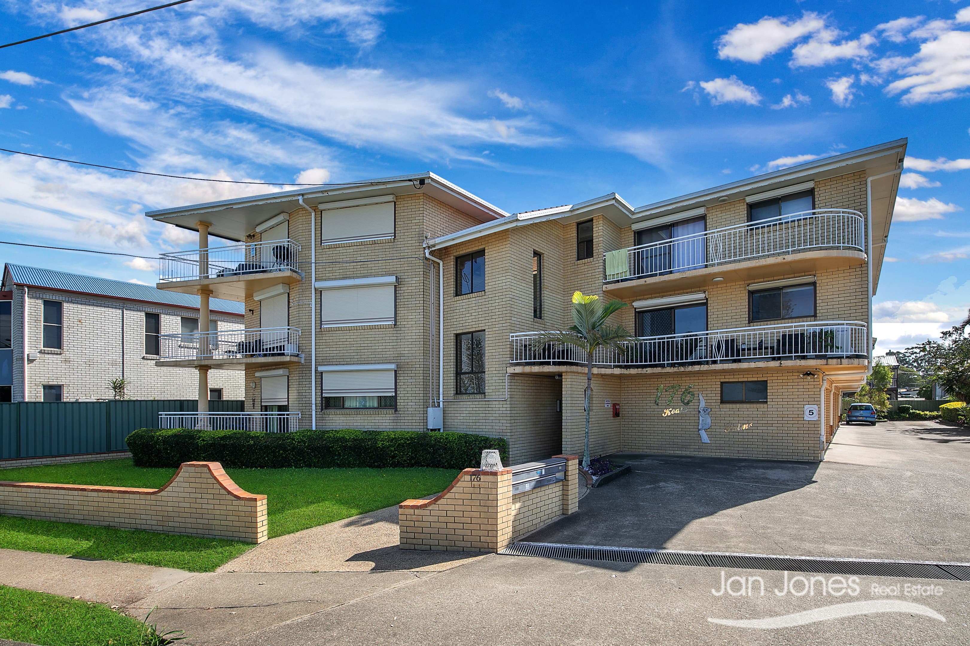 Unit 7/176-178 Hornibrook Esplanade, Clontarf — photo 1 of 5