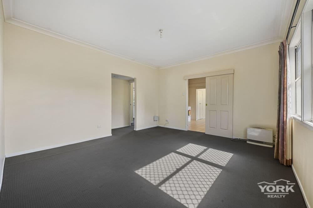 363 Hume Street, South Toowoomba — photo 4 of 5