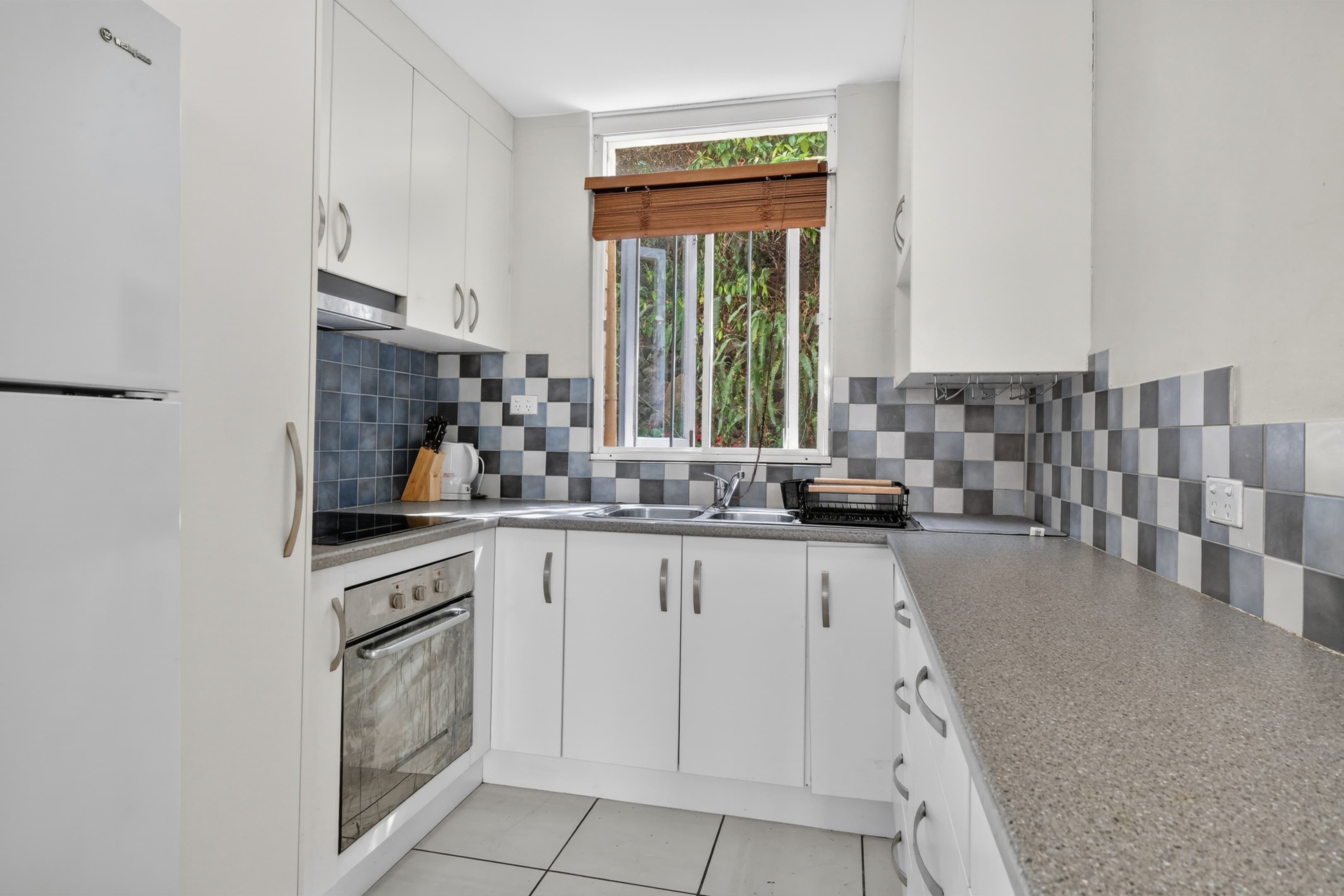 5/42 Bott Street, Ashgrove — photo 4 of 5