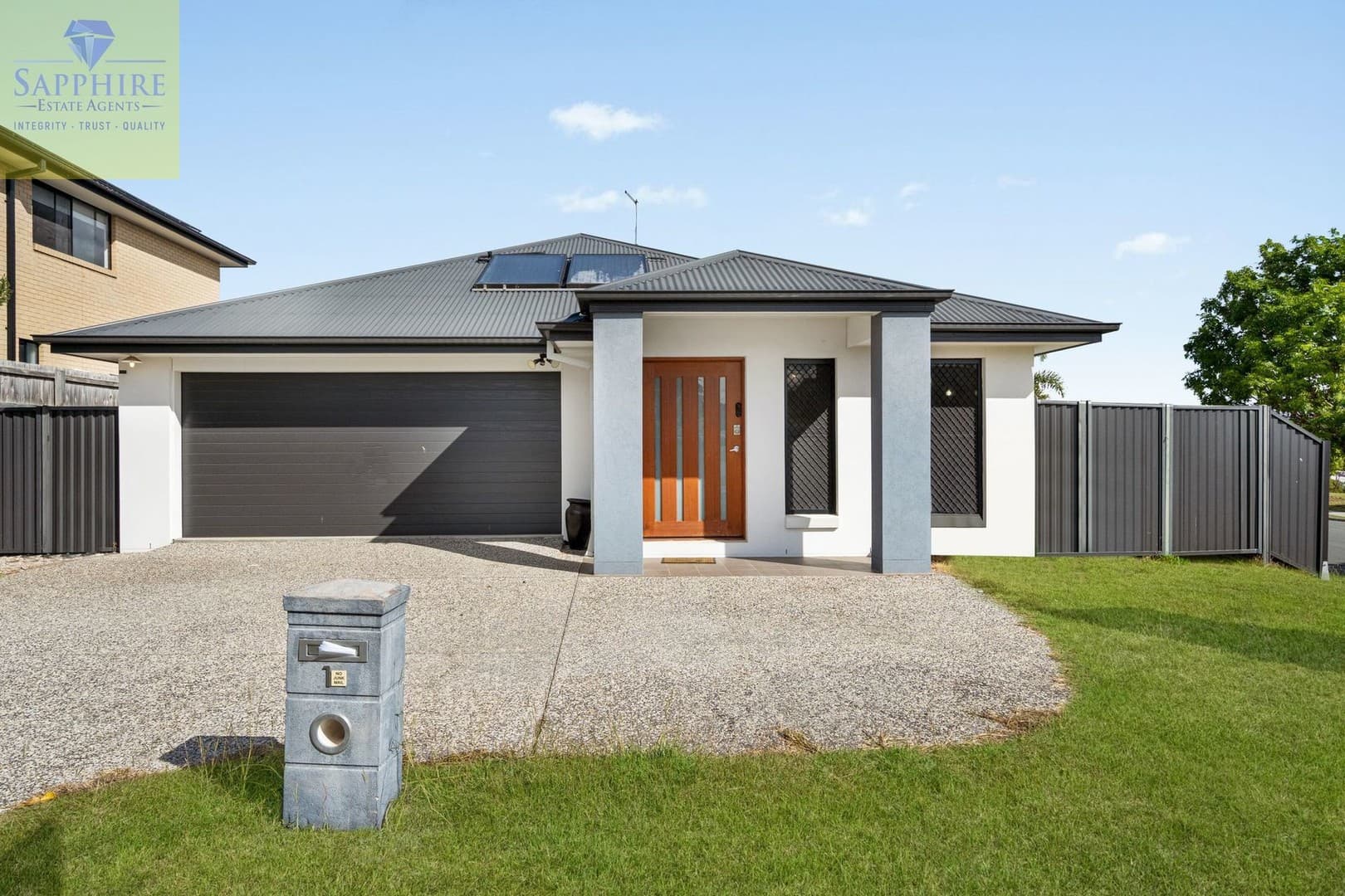 1 Ronald Court, Collingwood Park — photo 1 of 5