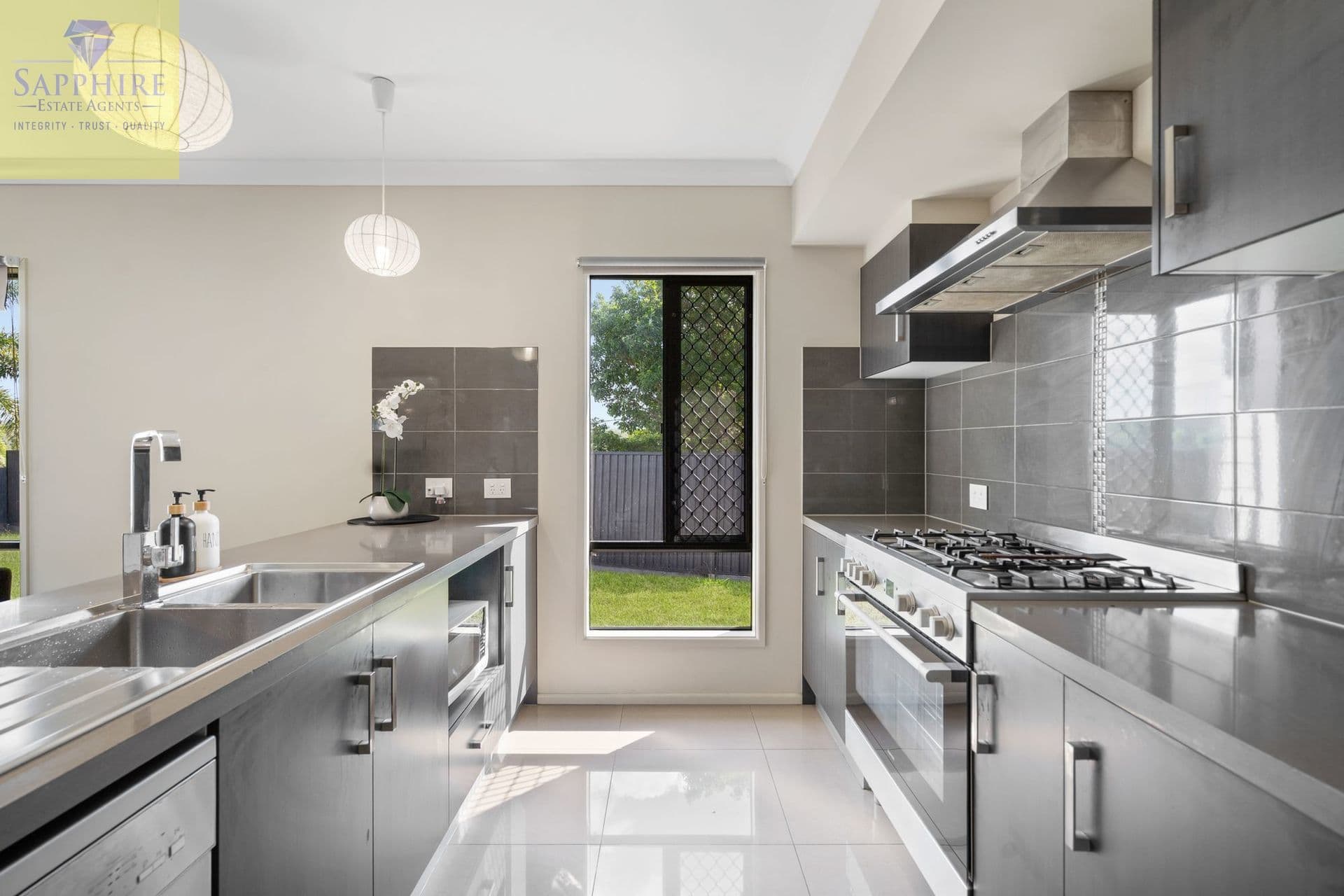 1 Ronald Court, Collingwood Park — photo 4 of 5