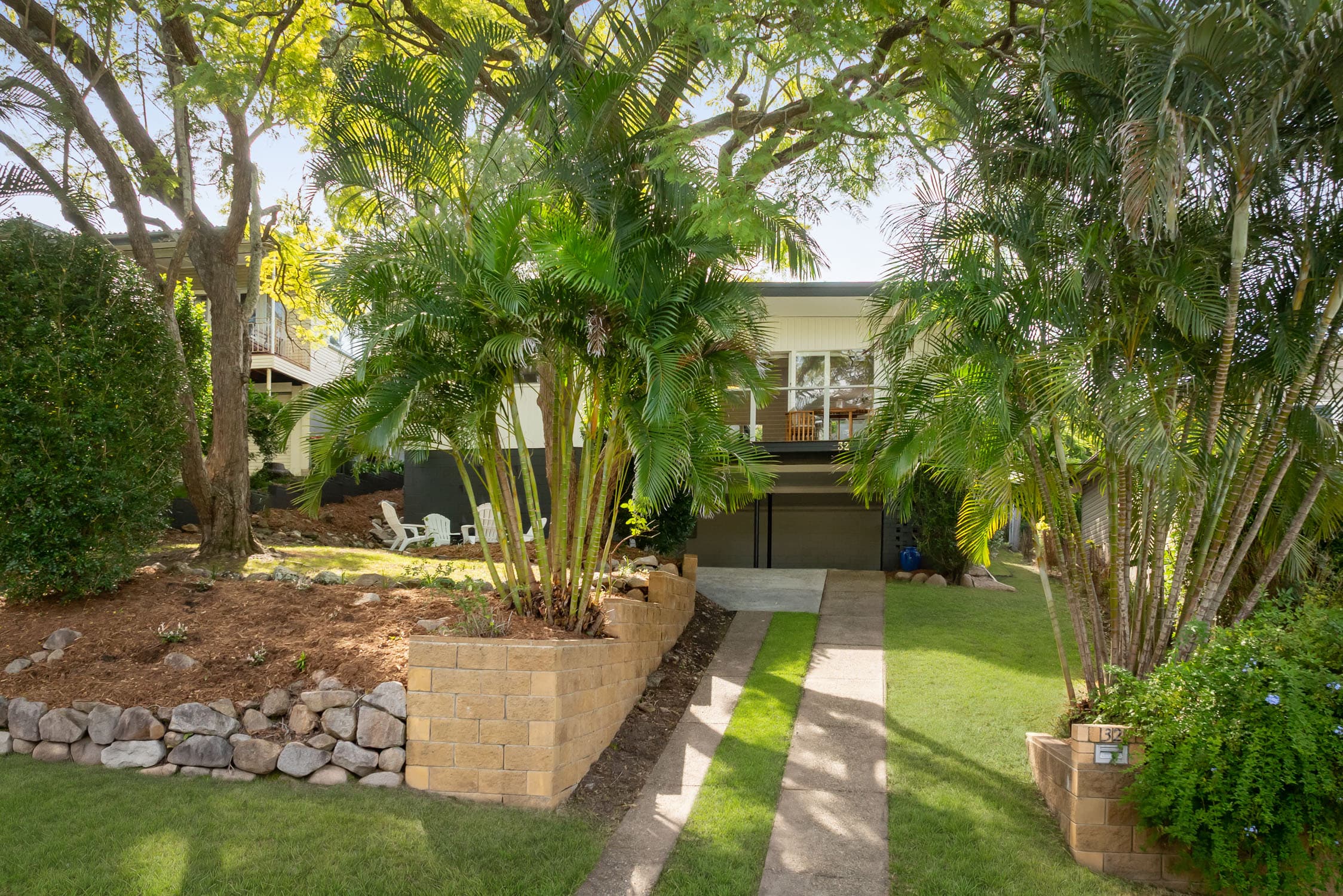 32 Alkina Street, Kenmore — photo 1 of 19