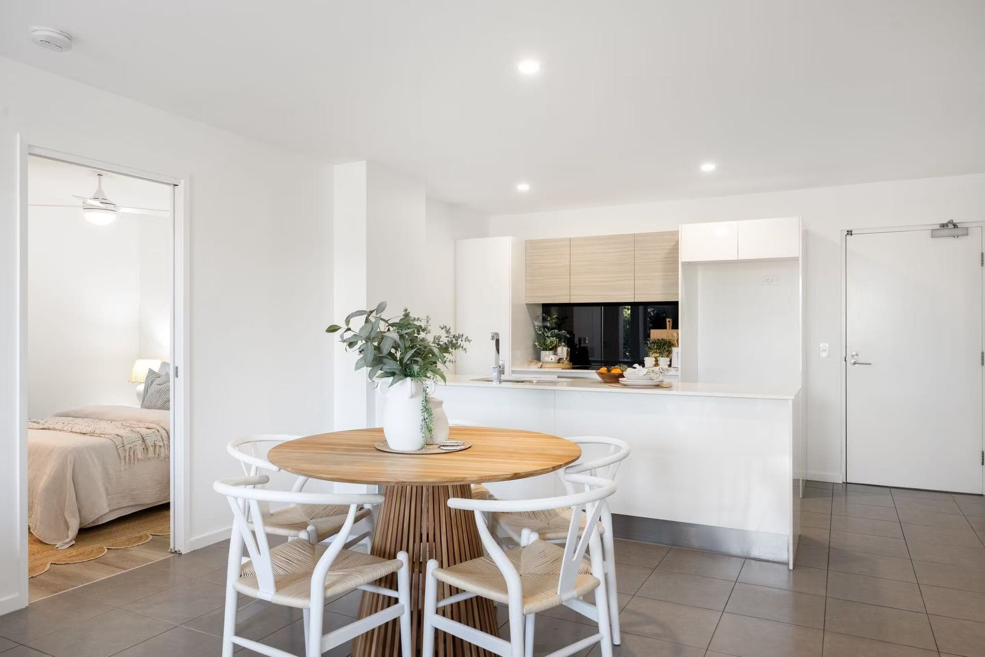 4213/1-7 Waterford Court, Bundall — photo 3 of 5