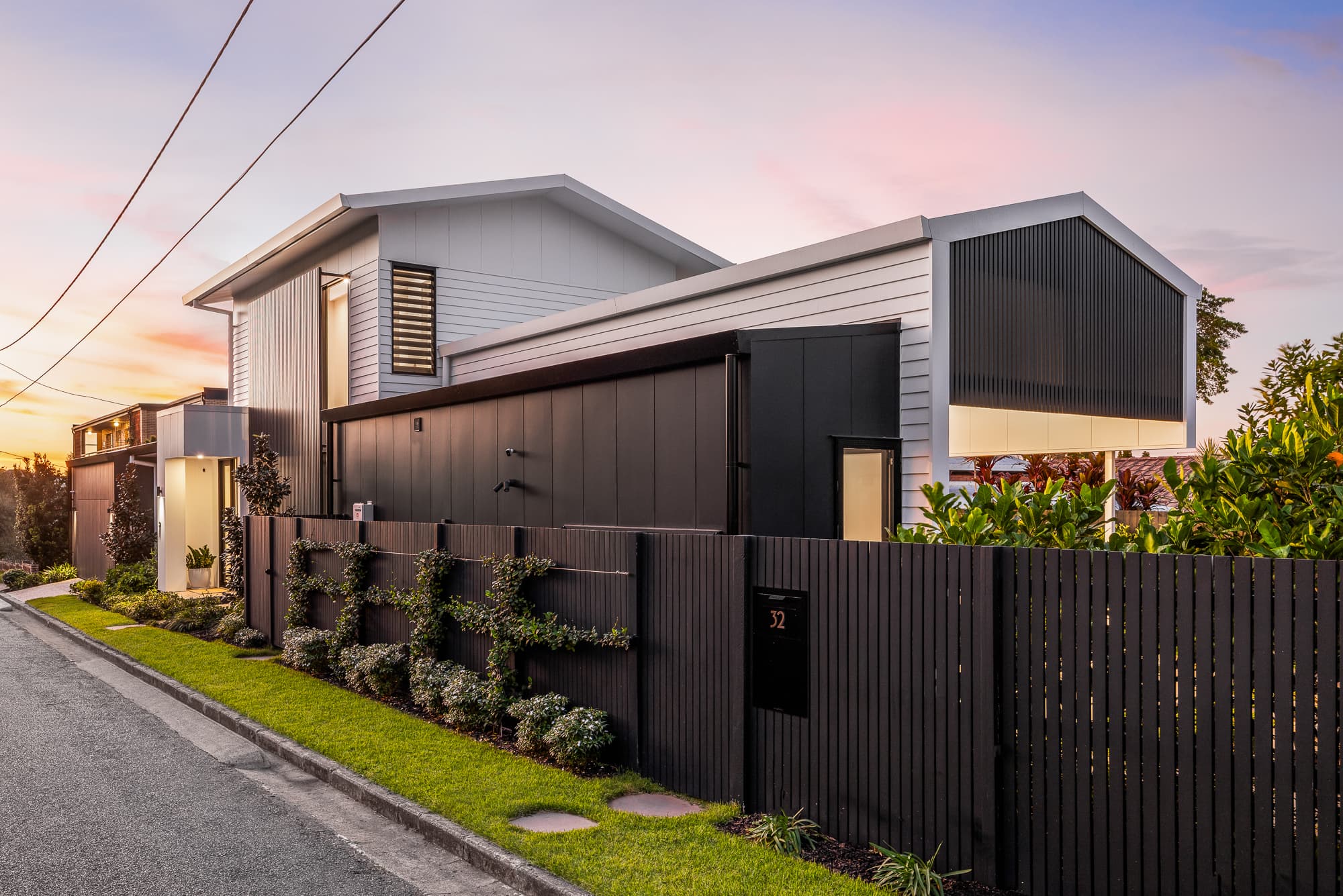 32 Lukin Street, Clayfield — photo 2 of 5