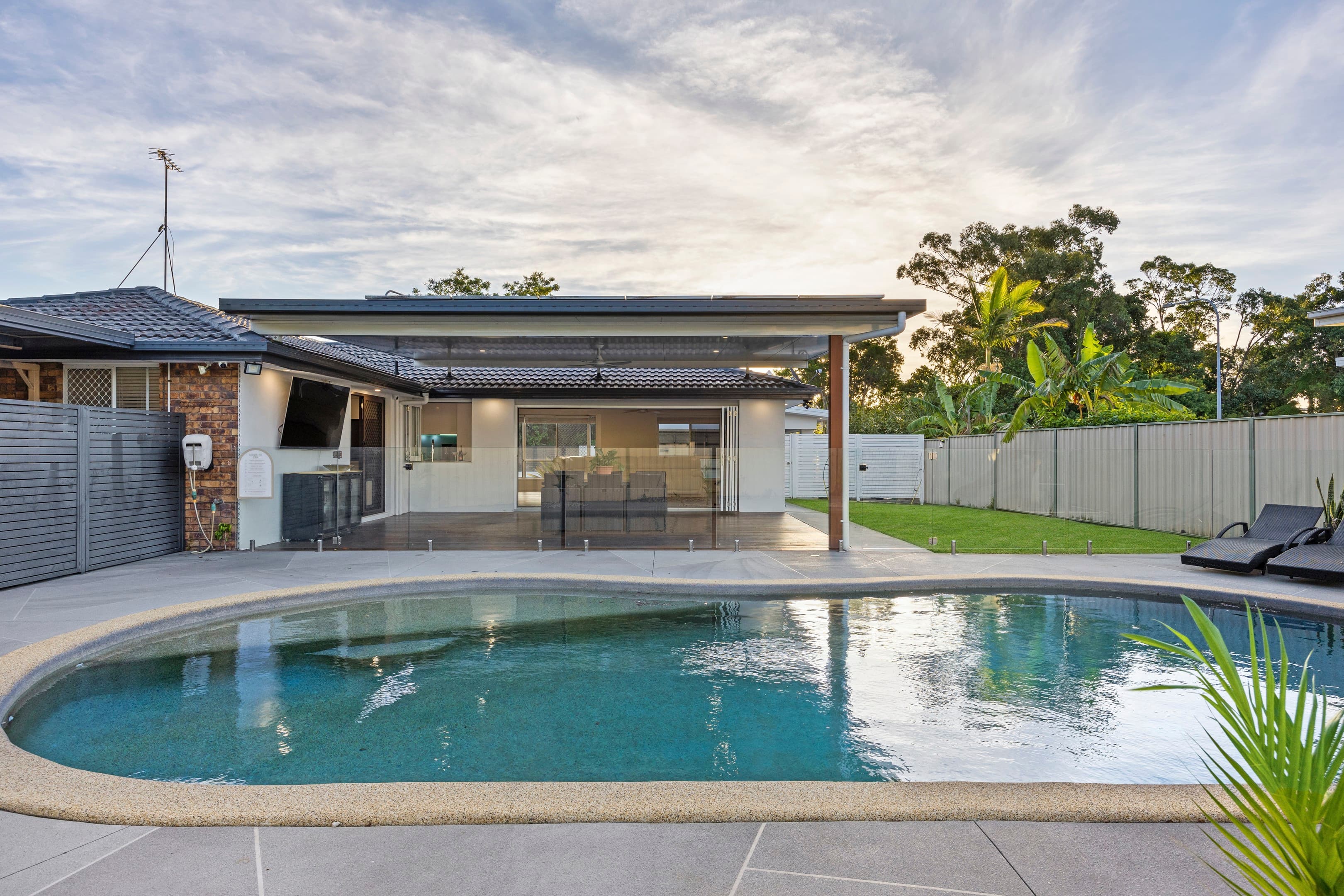 27 Simbai Street, Runaway Bay — photo 1 of 5