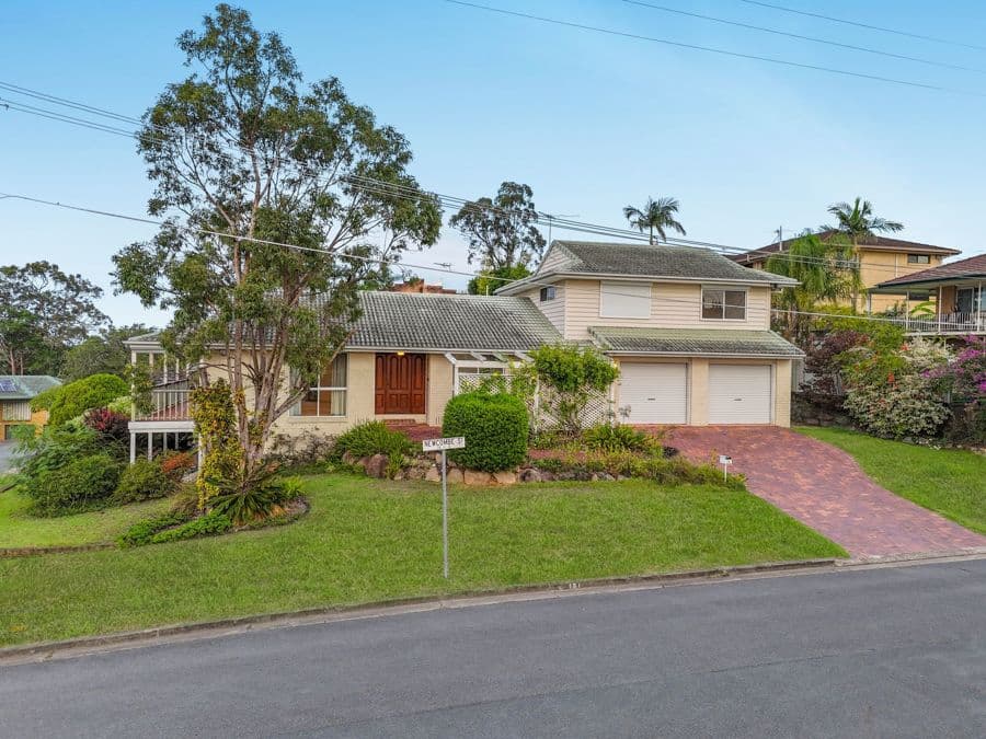 28 Newcombe Street, Sunnybank Hills — photo 1 of 5