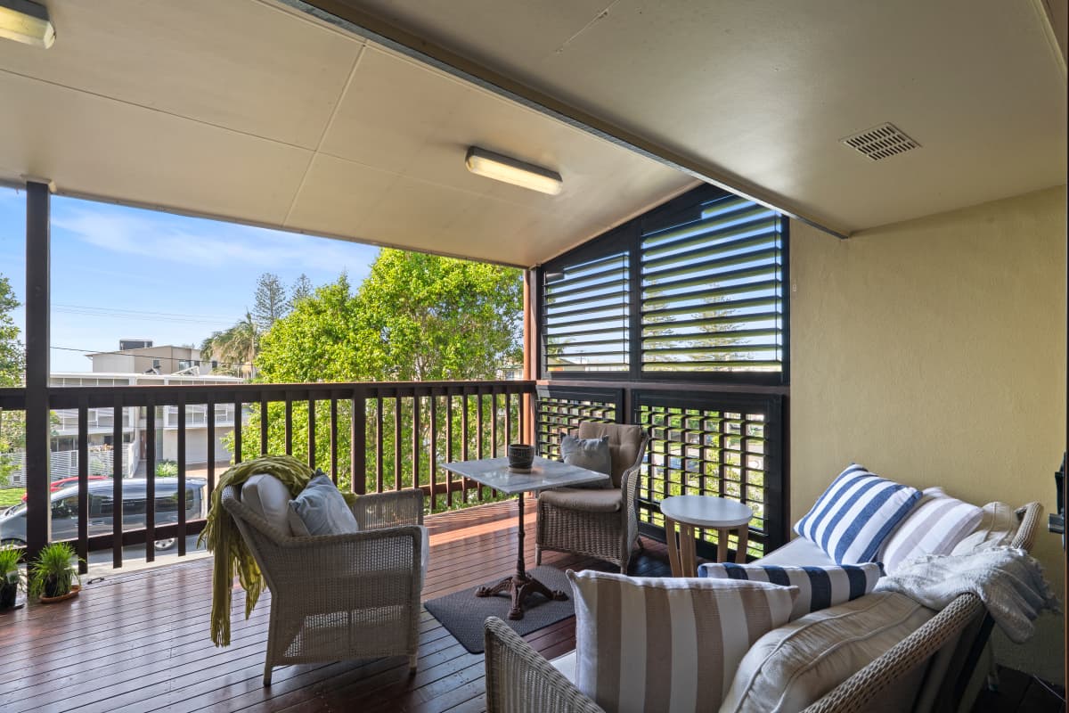12 Woodgee Street, Currumbin — photo 3 of 5