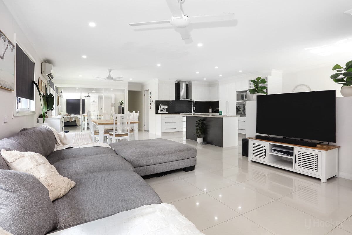 46 Sidney Nolan Drive, Coombabah — photo 1 of 5