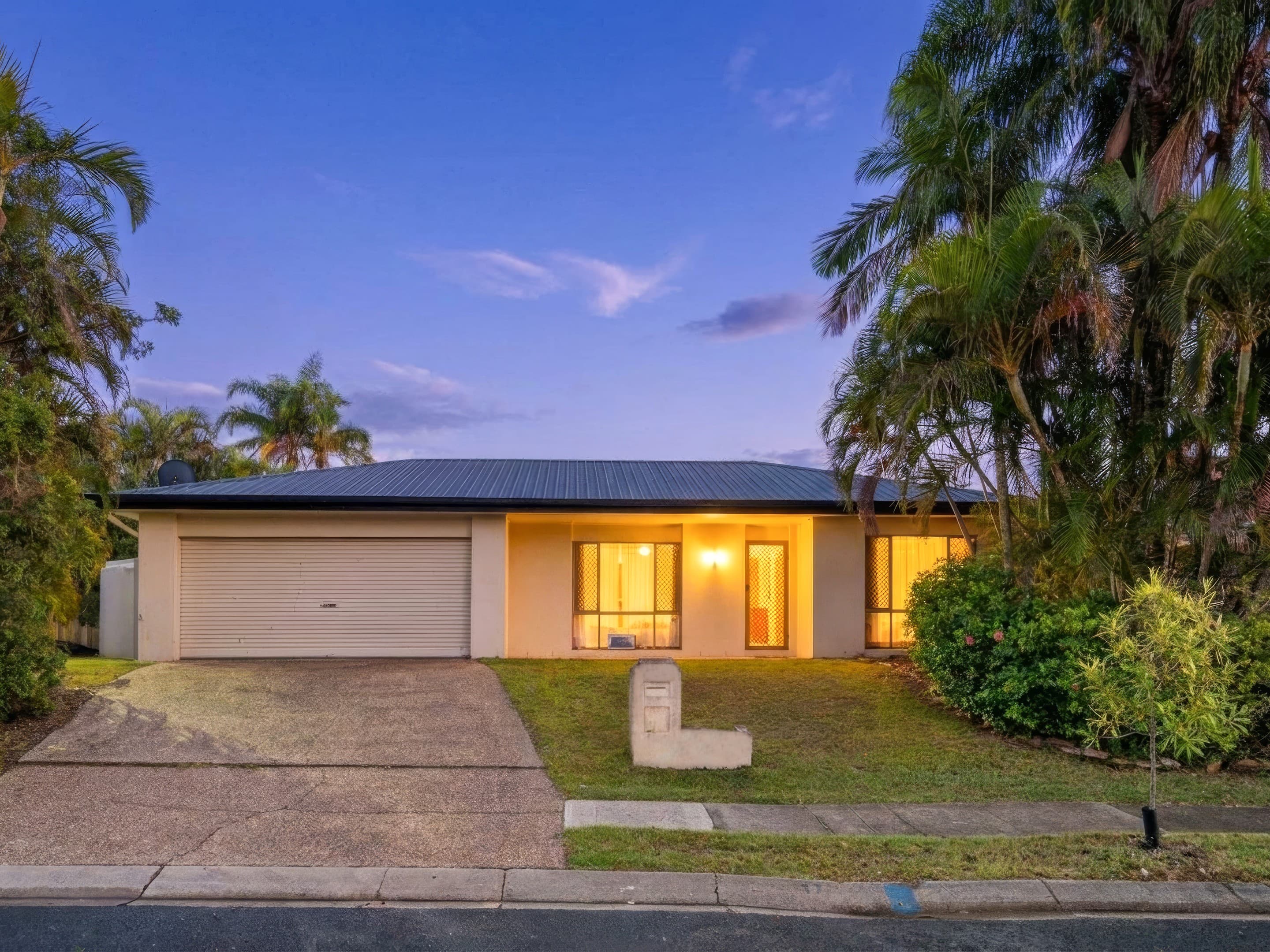 1 Dapper Street, Sunnybank Hills — photo 1 of 5