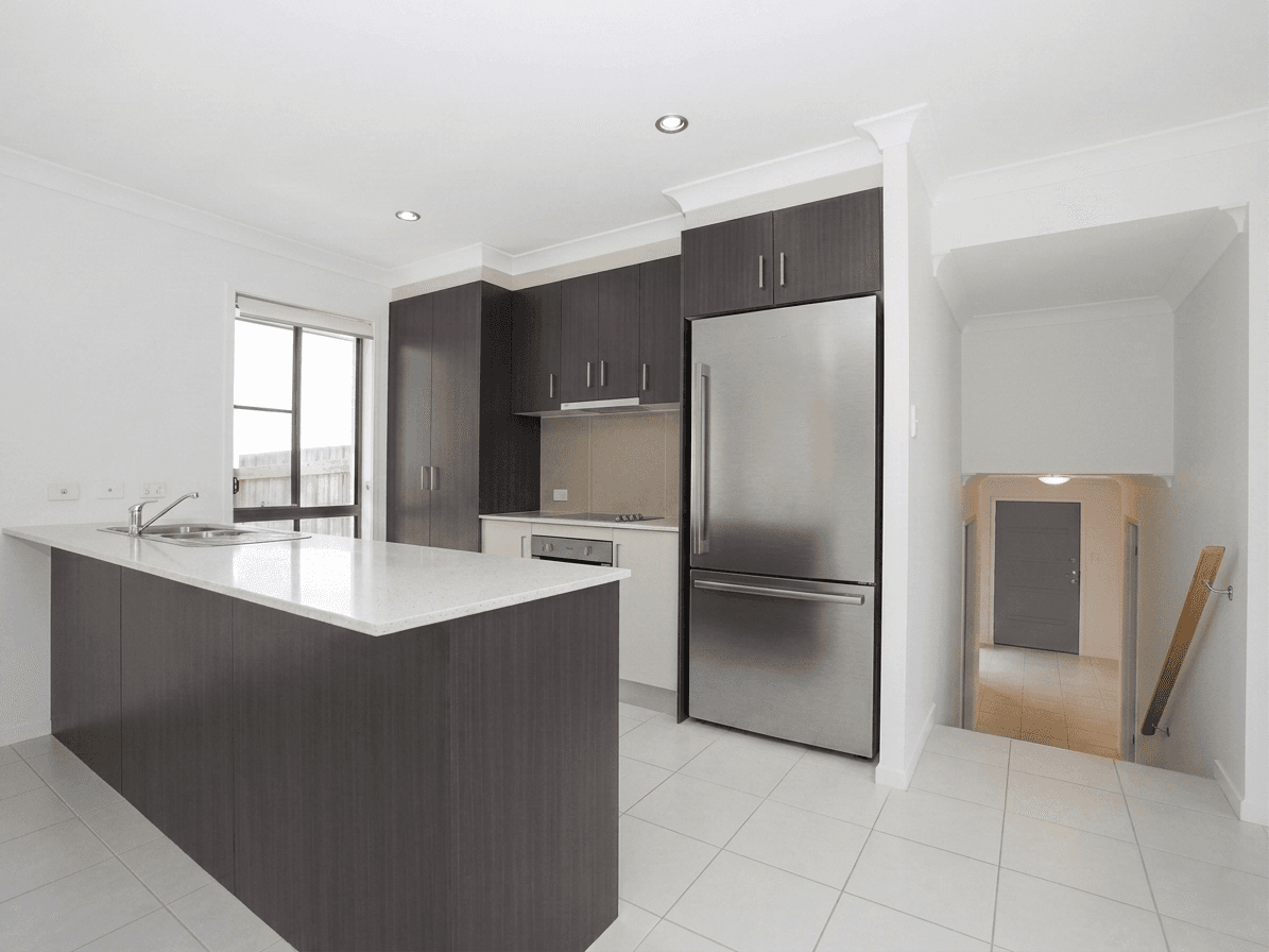 7 Brearley Court, Rural View — photo 1 of 5
