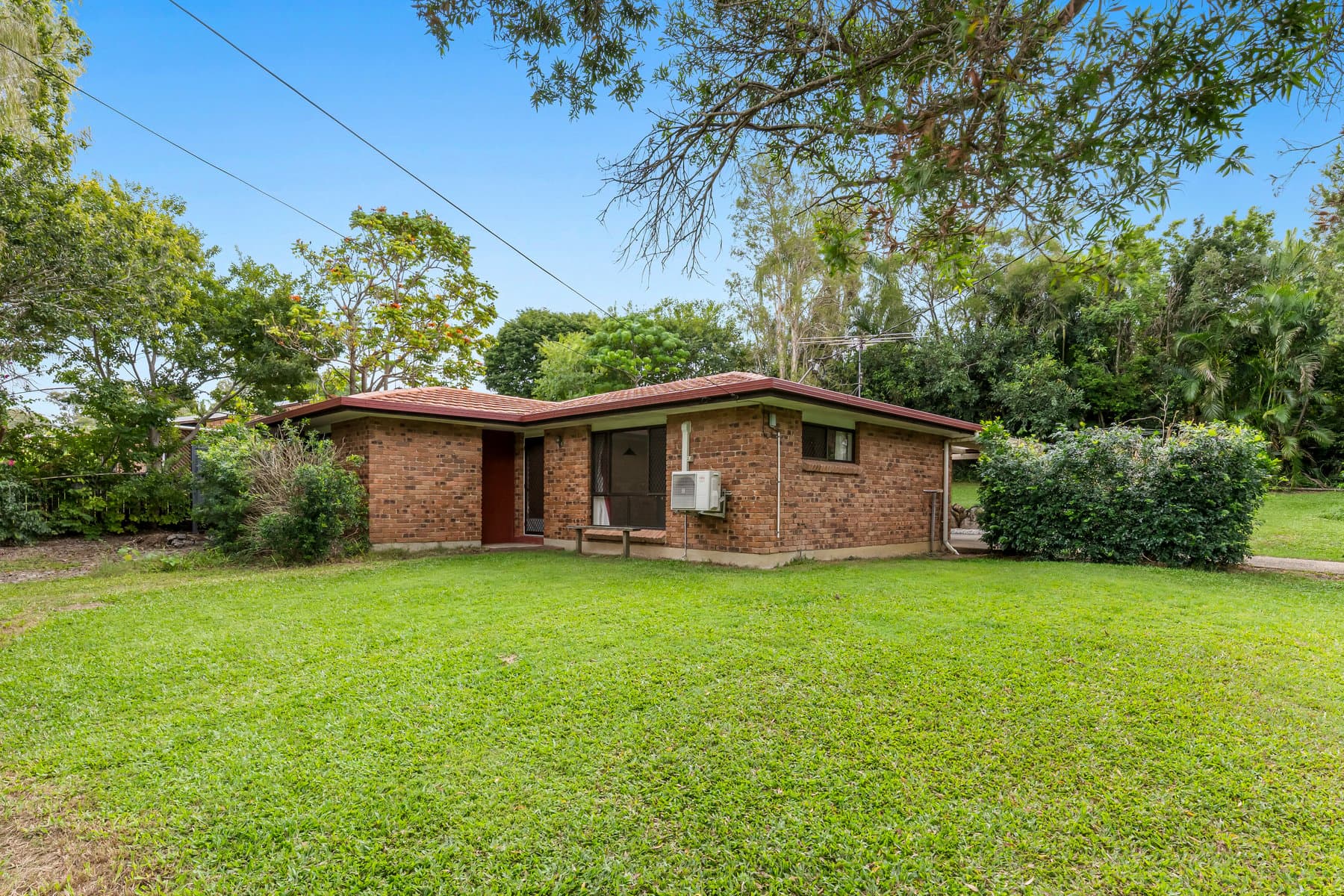 50 Avonmore Street, Edens Landing — photo 1 of 5
