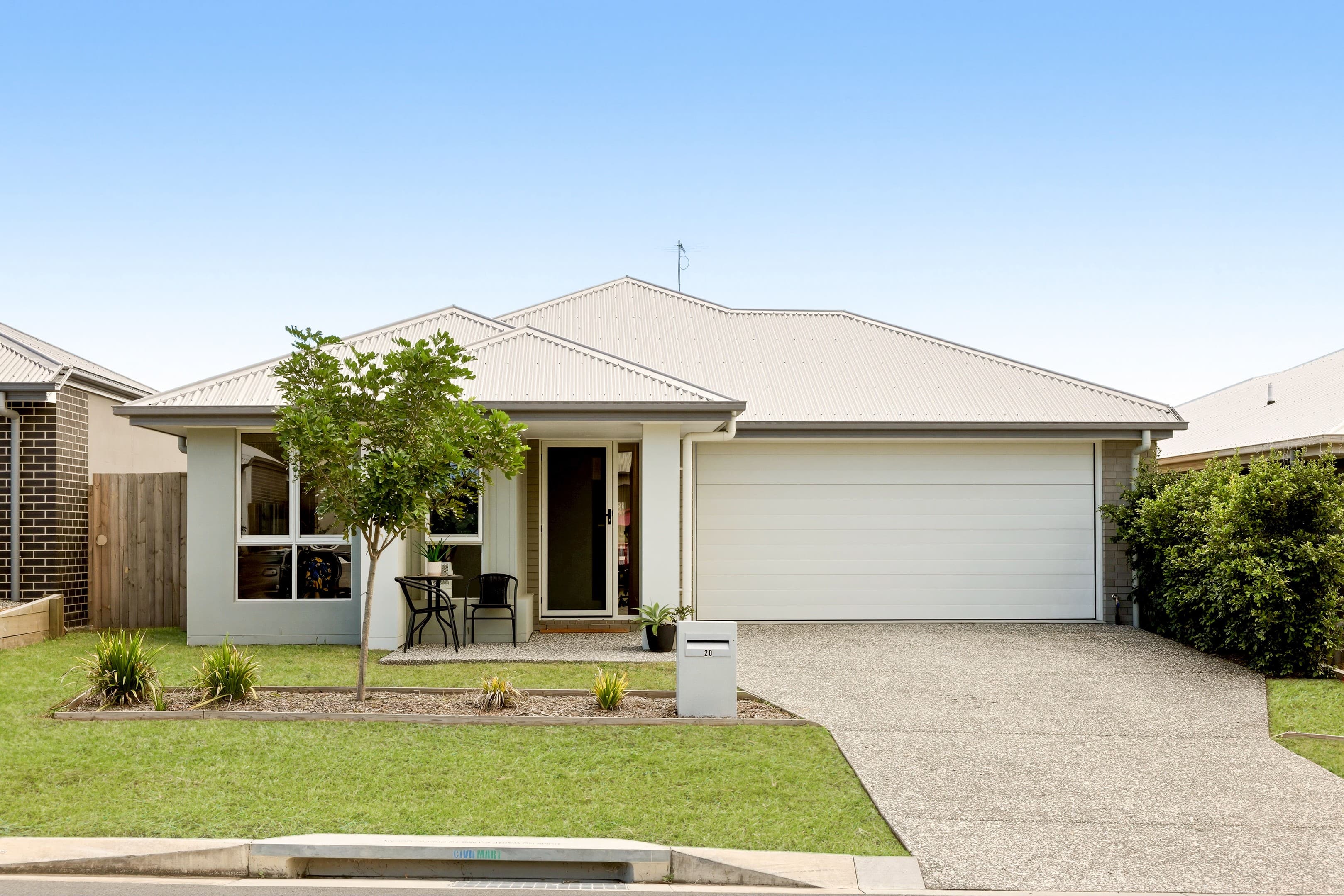 20 Chervil Drive, Greenbank — photo 1 of 5