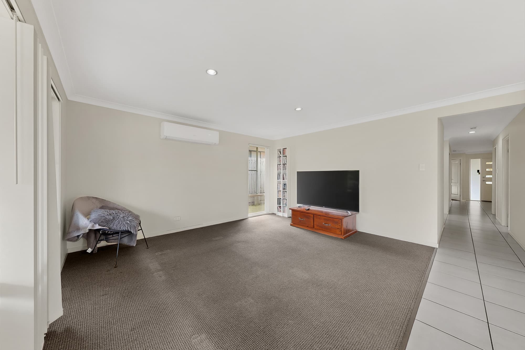 26 Breezeway Drive, Bahrs Scrub — photo 2 of 5