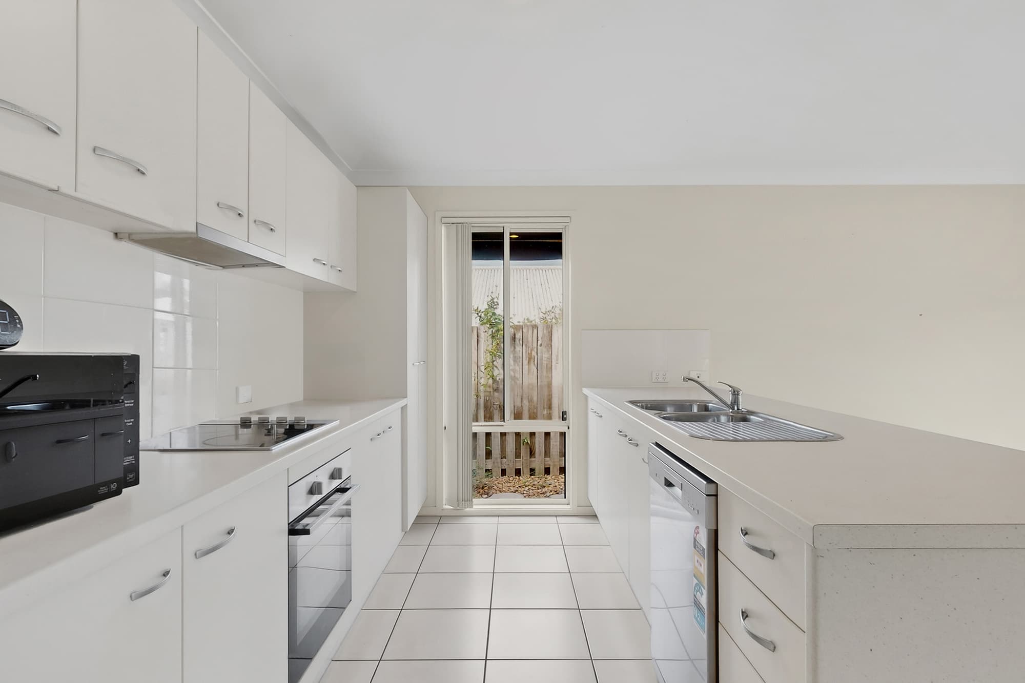 26 Breezeway Drive, Bahrs Scrub — photo 4 of 5