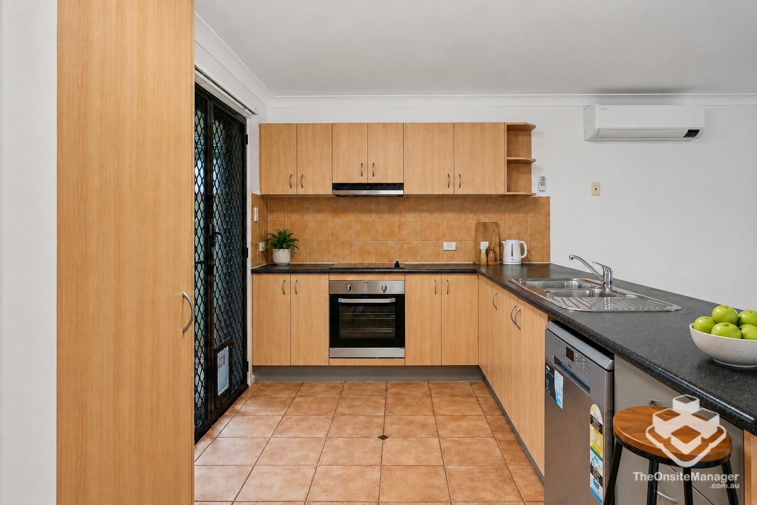 13 Prudence Court, Carina — photo 4 of 5