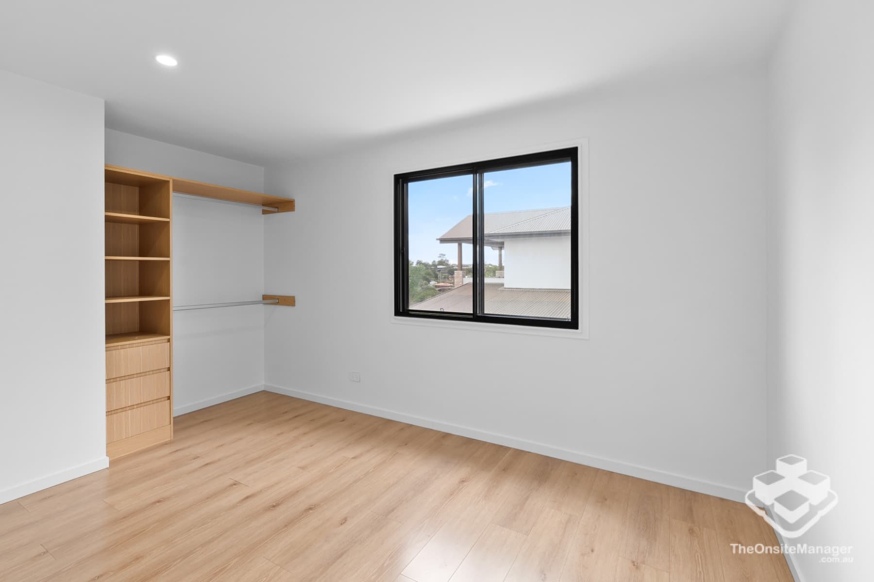 334 Mount Gravatt Capalaba Road, Wishart — photo 3 of 20