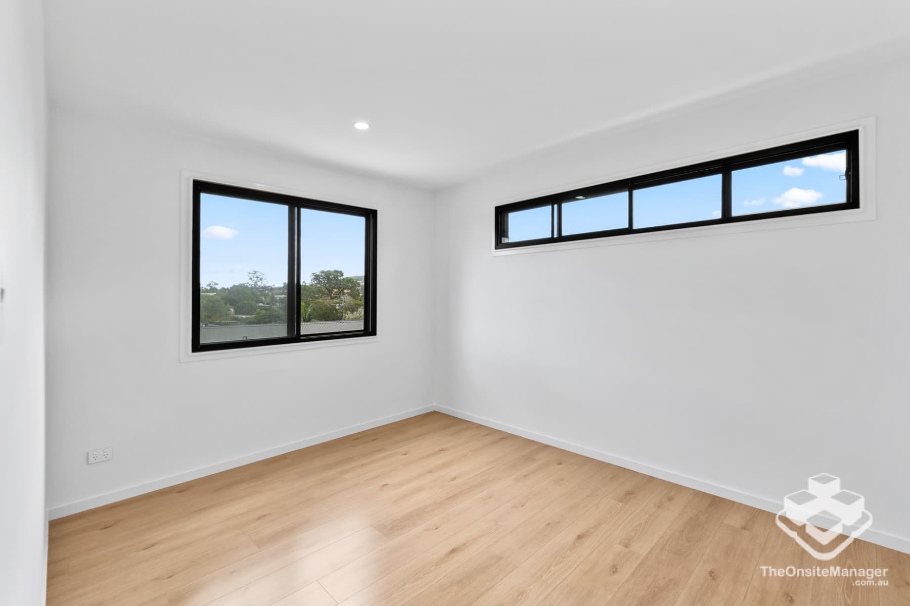 334 Mount Gravatt Capalaba Road, Wishart — photo 4 of 20