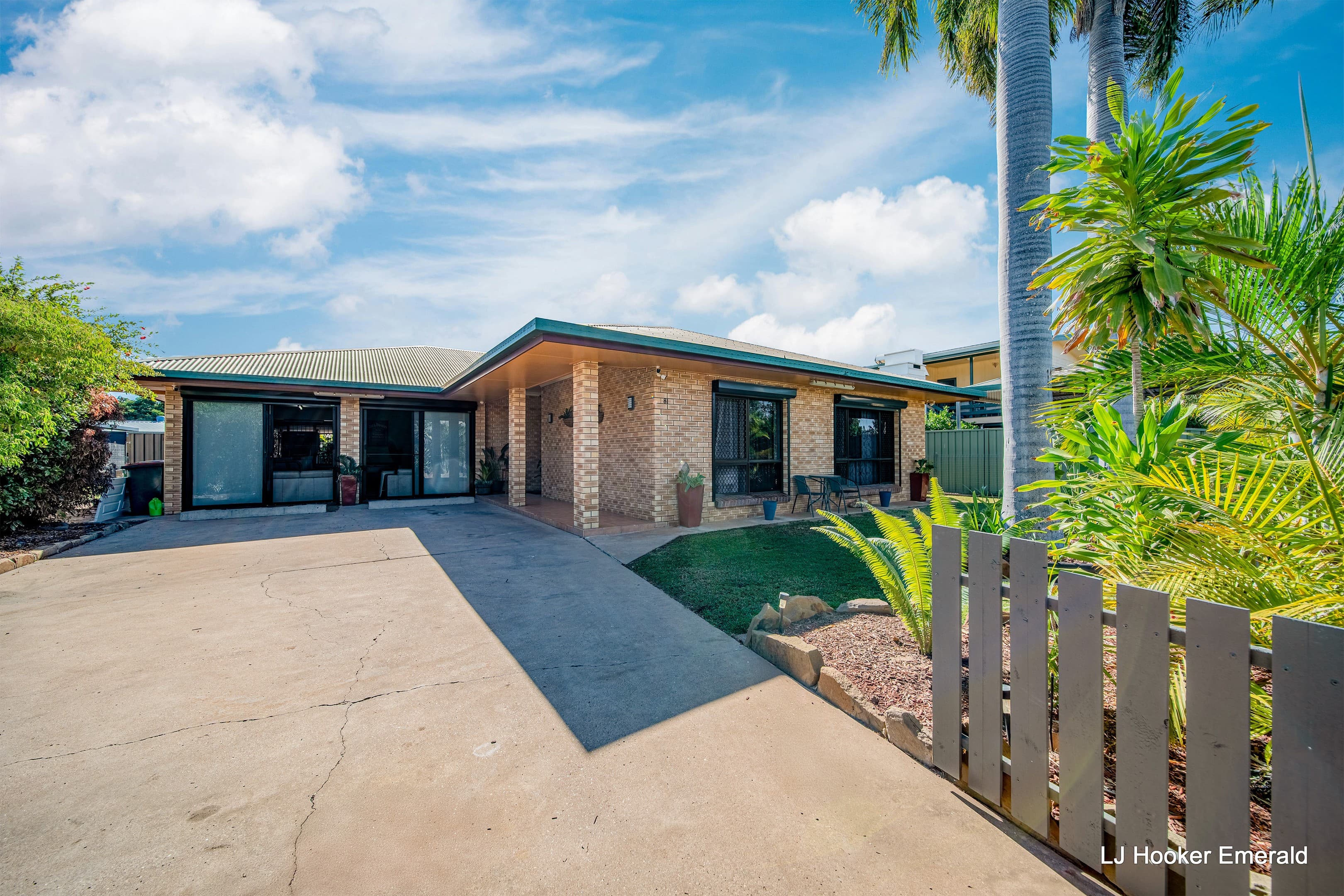 81 Retro Street, Emerald — photo 1 of 5
