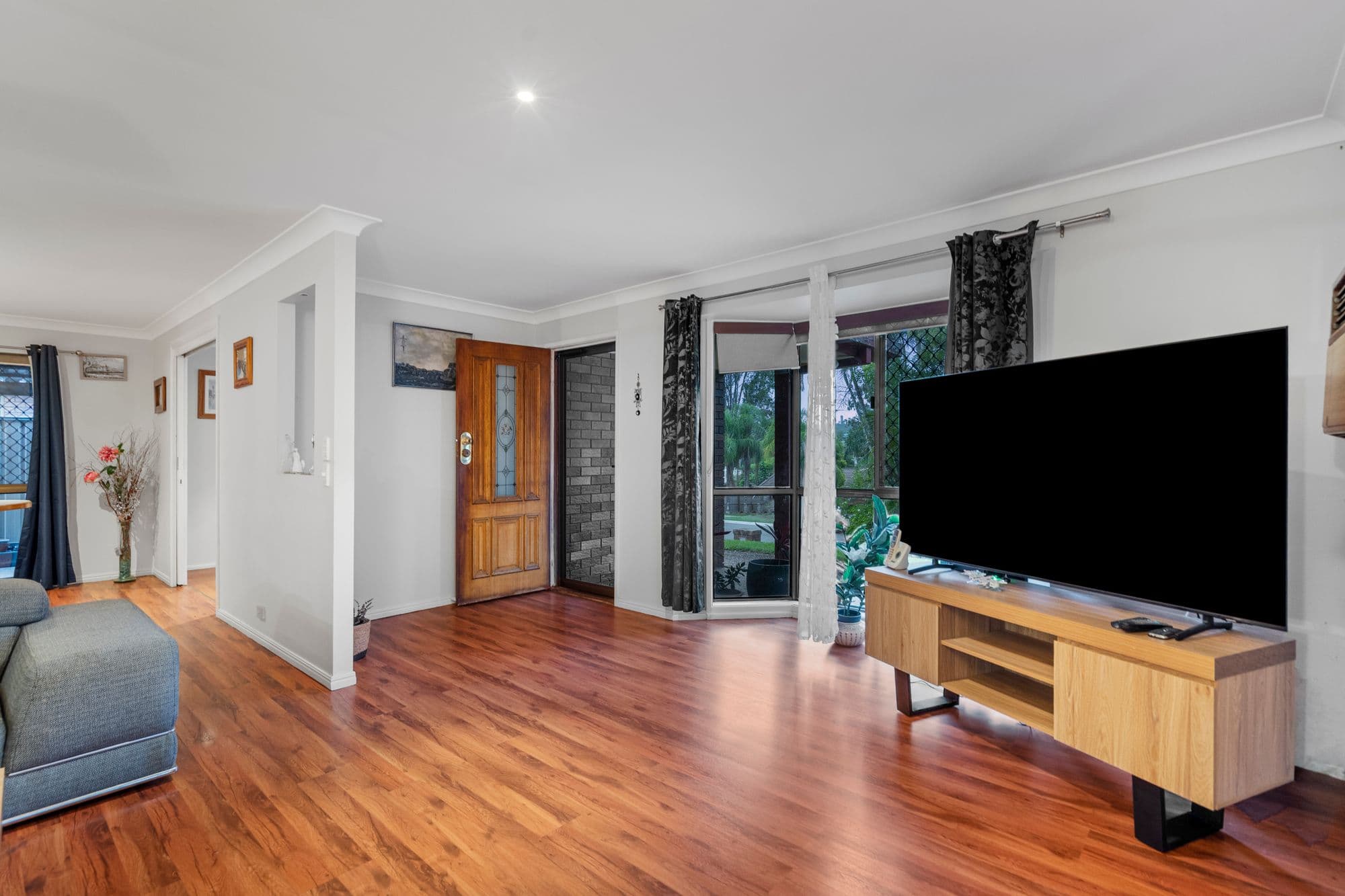 12 Denkmann Court, Windaroo — photo 4 of 5