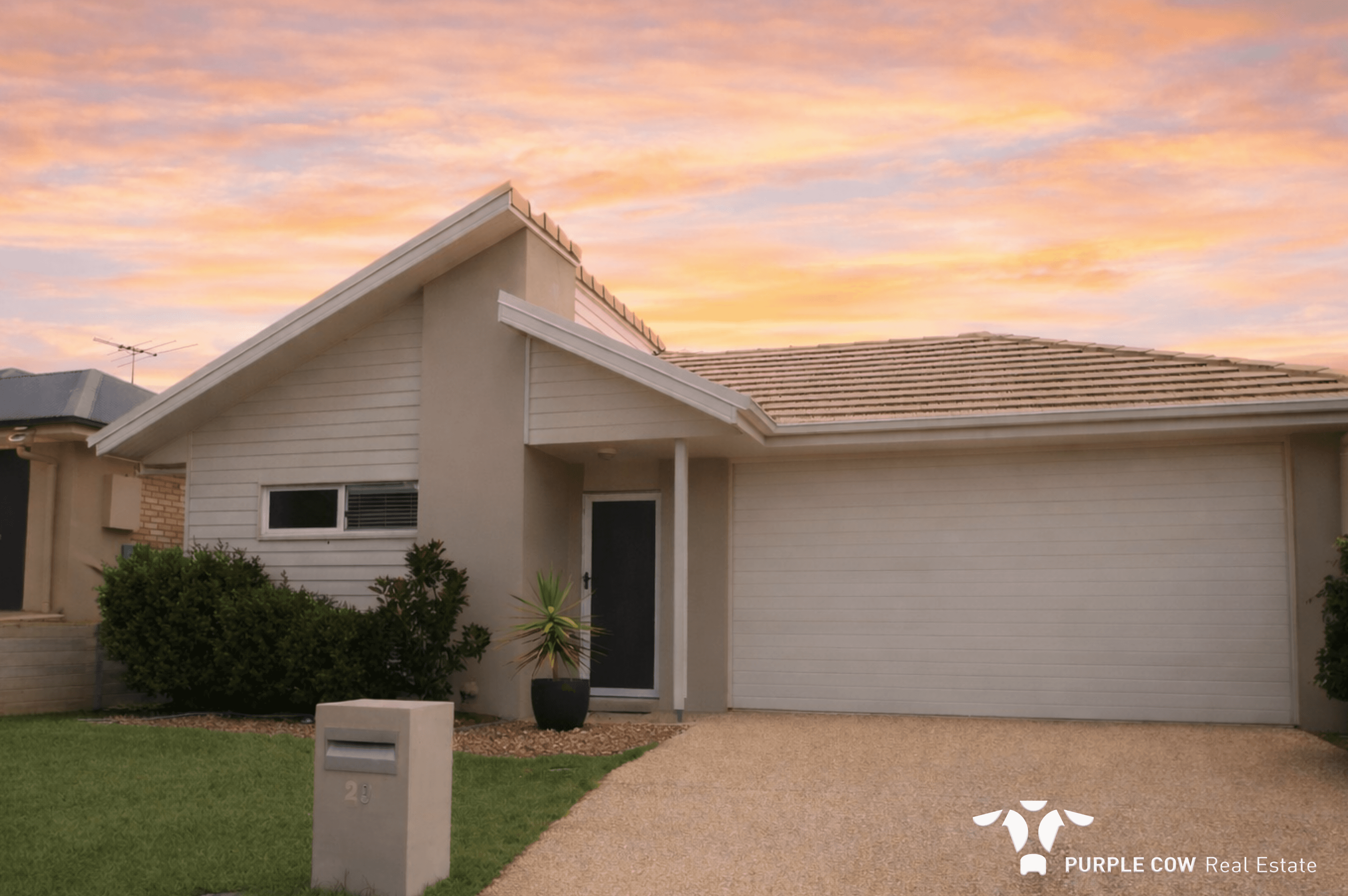 20 Arnaldo Avenue, Augustine Heights — photo 1 of 7